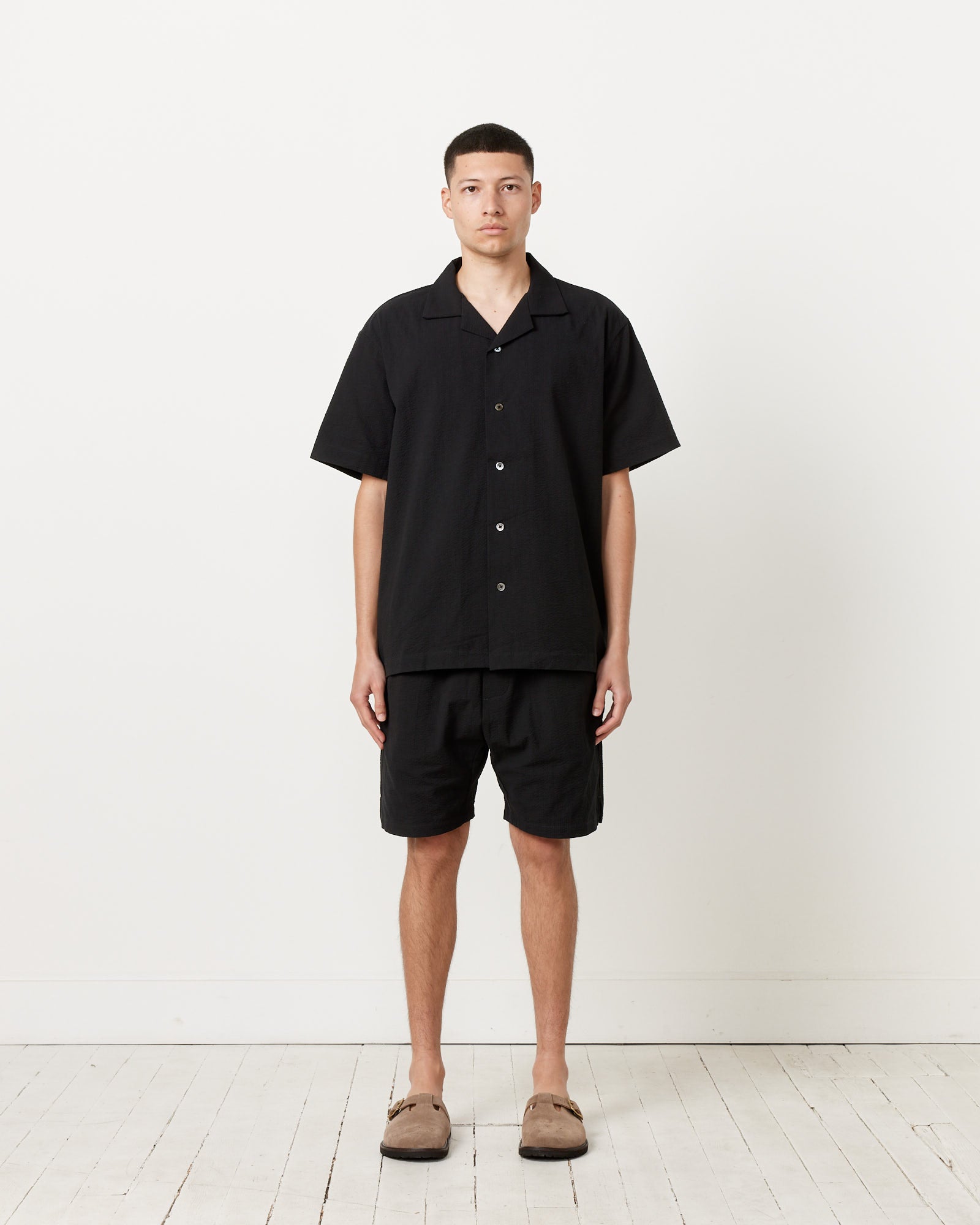 Yoyogi Seersucker Short in Black