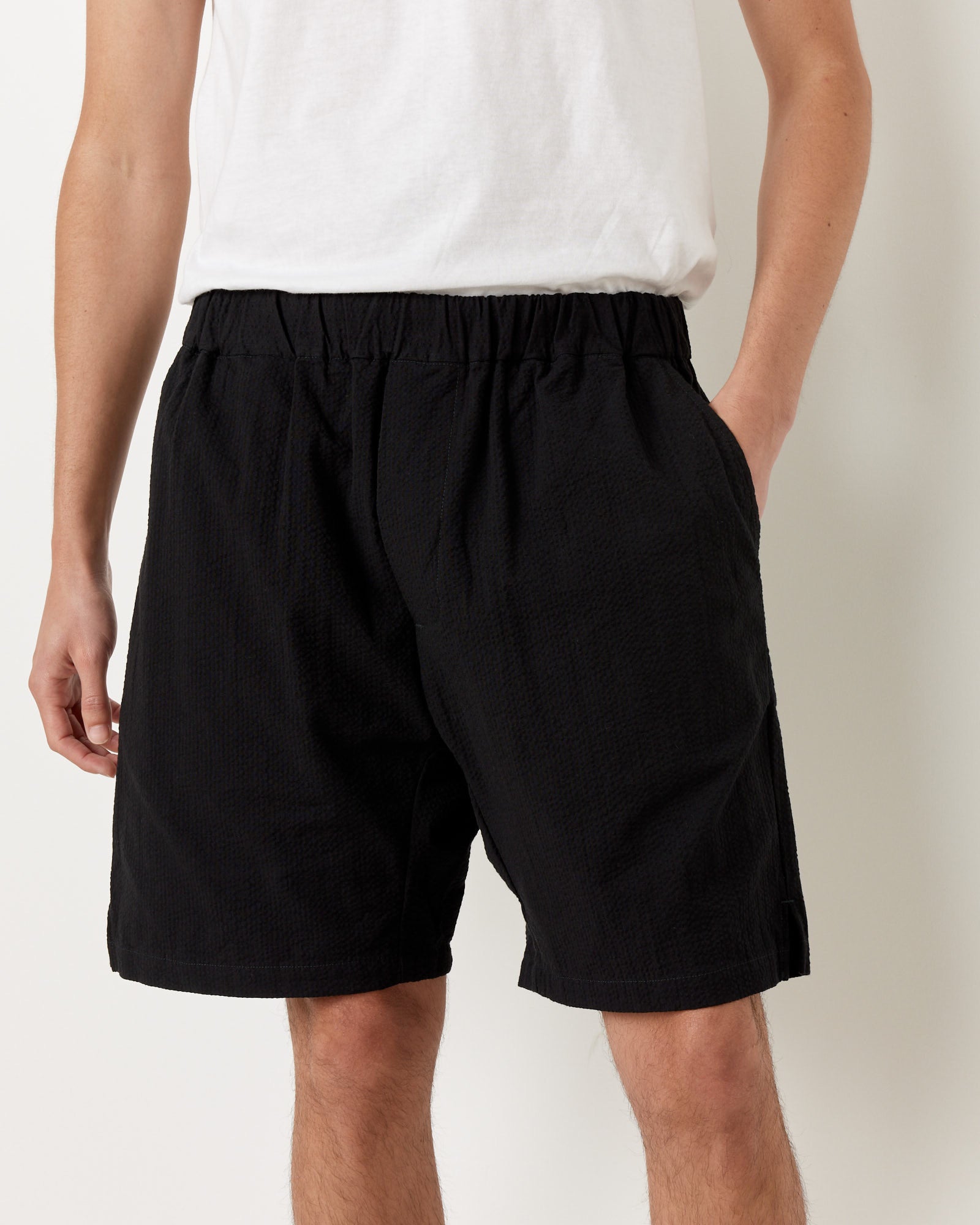 Yoyogi Seersucker Short in Black