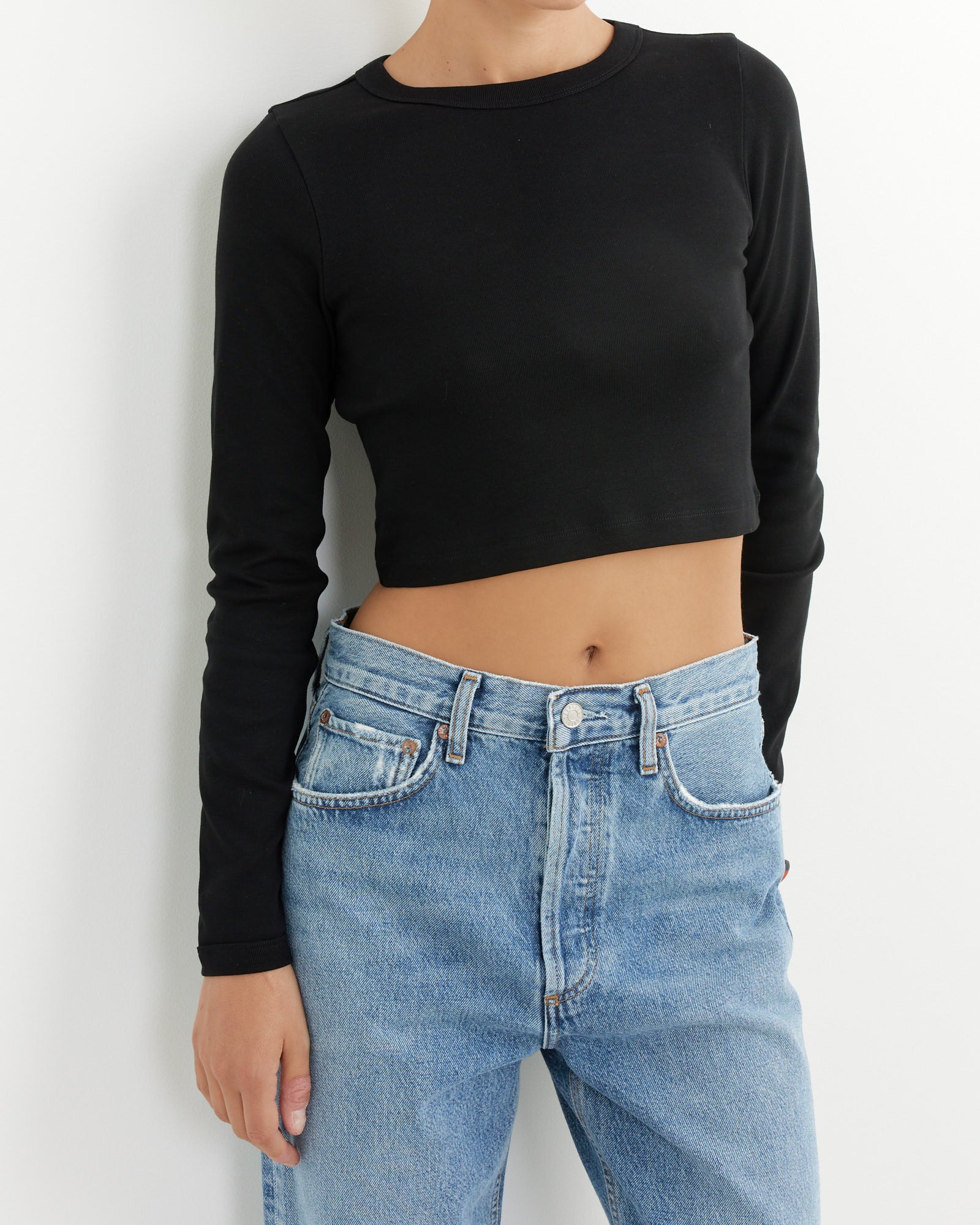 Max Crop Tee in Black