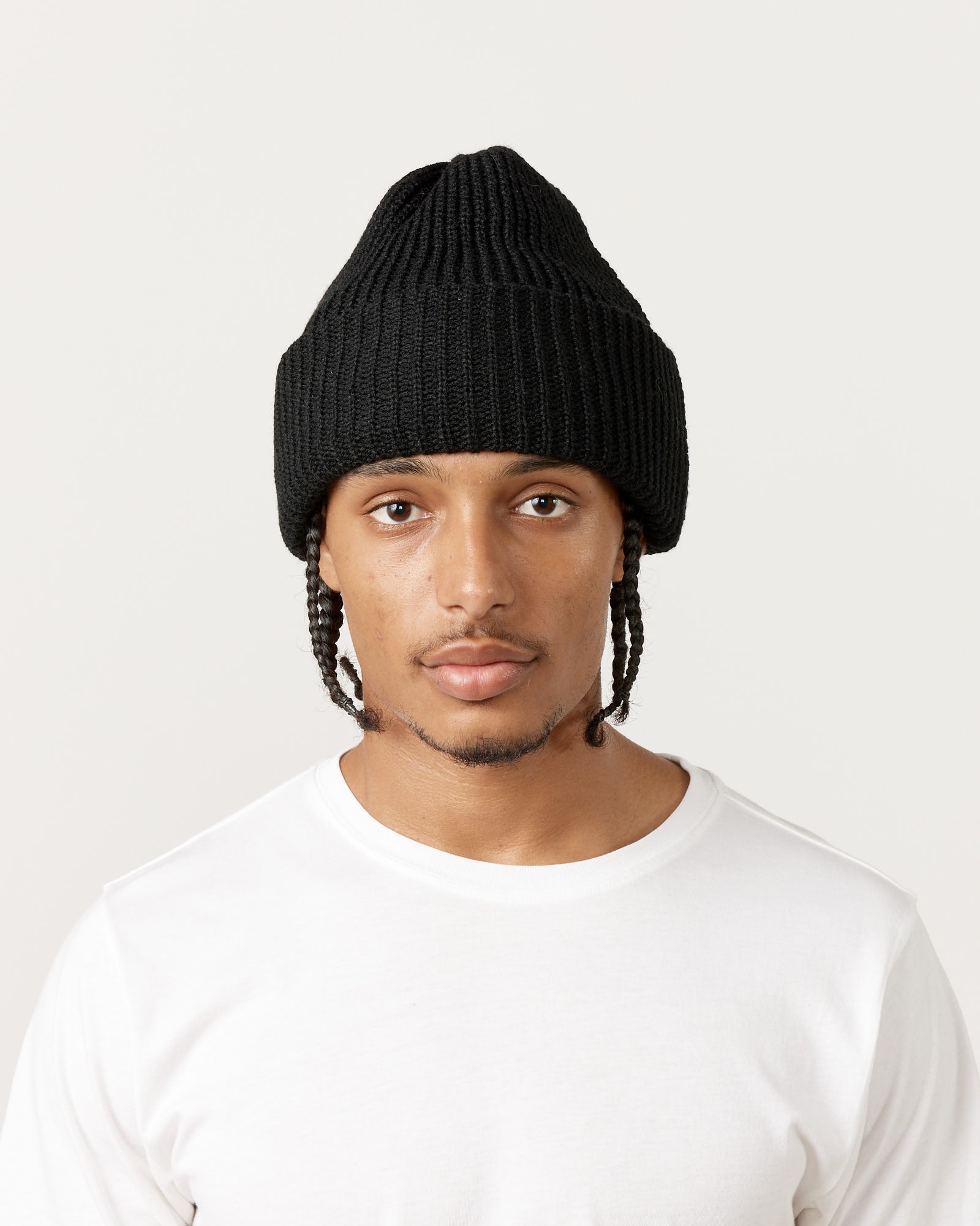 5075 Beanie in Black