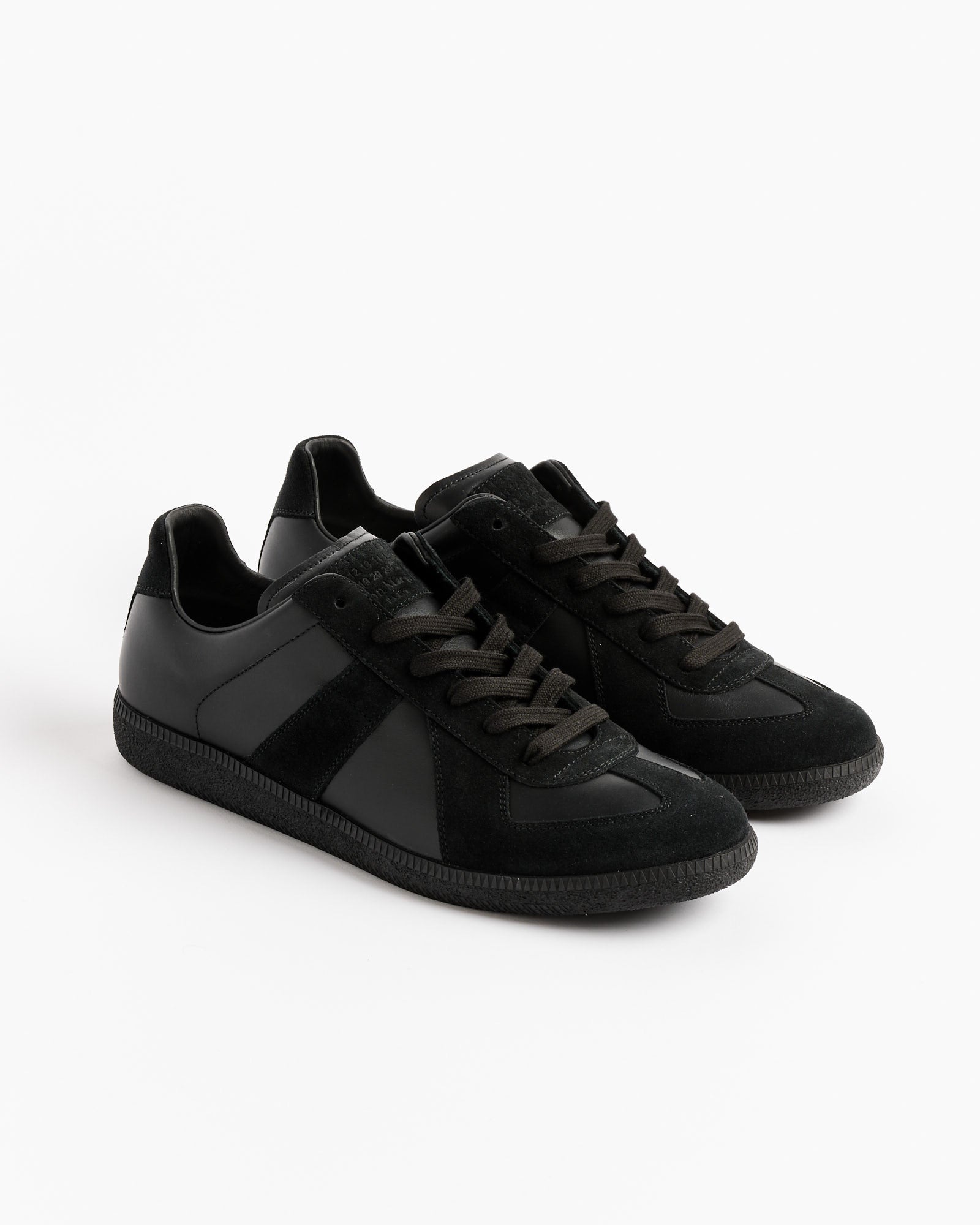 Replica Sneakers in Black - Black / 44 (255896)