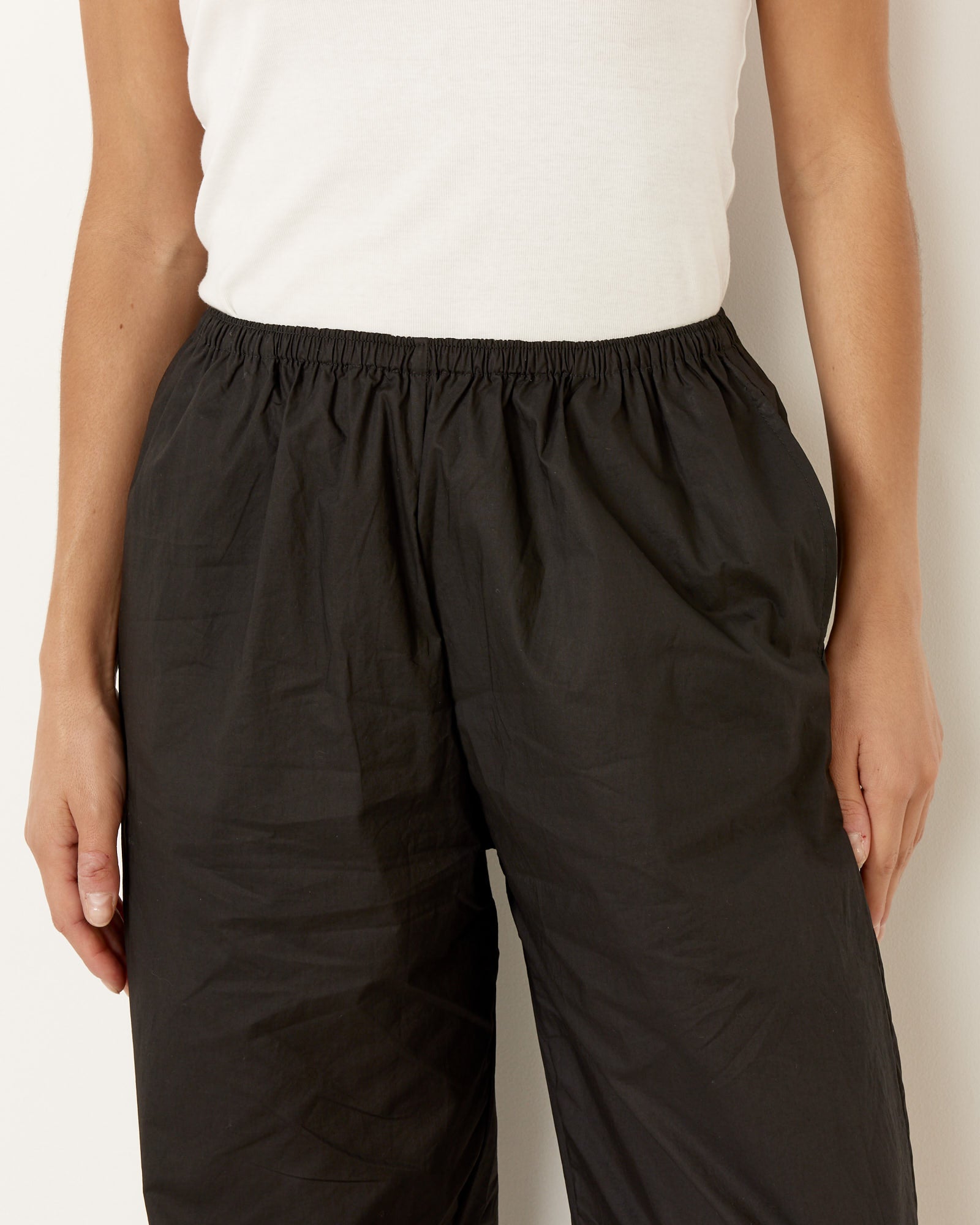 Ease Trouser in Black