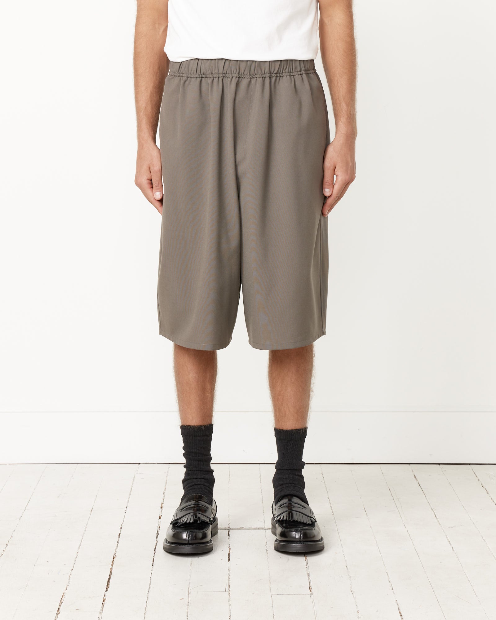 City Short in Tropical Wool Flat Grey