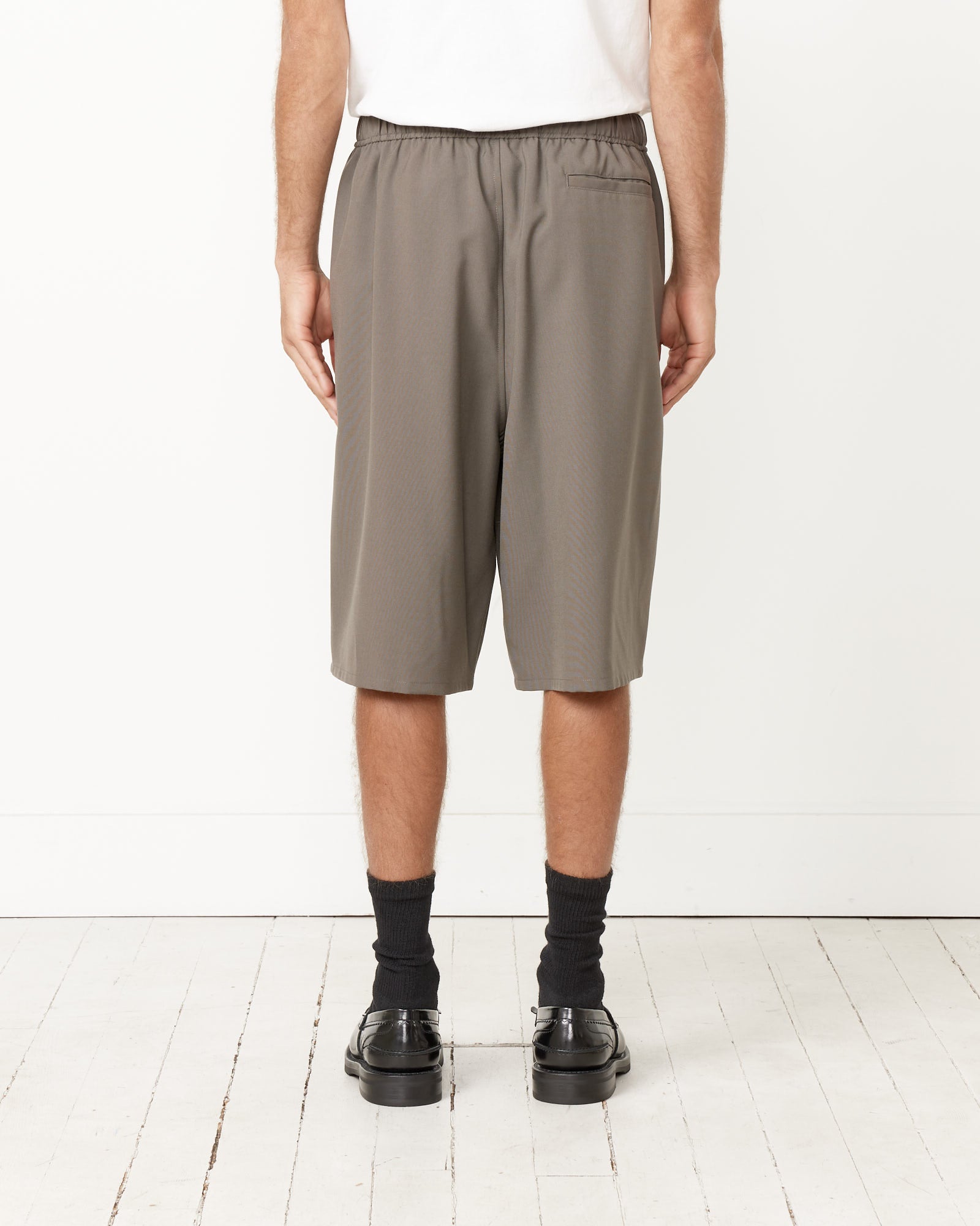 City Short in Tropical Wool Flat Grey