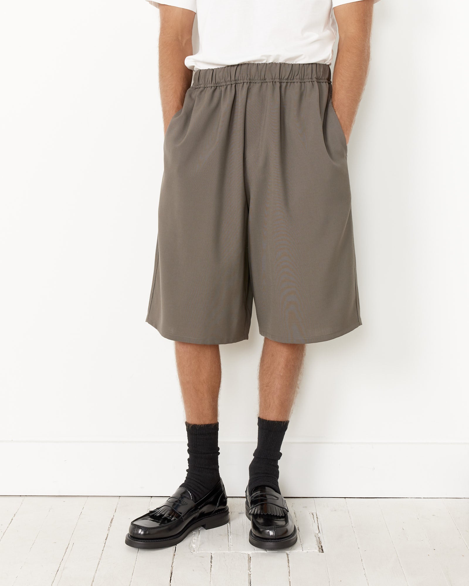 City Short in Tropical Wool Flat Grey