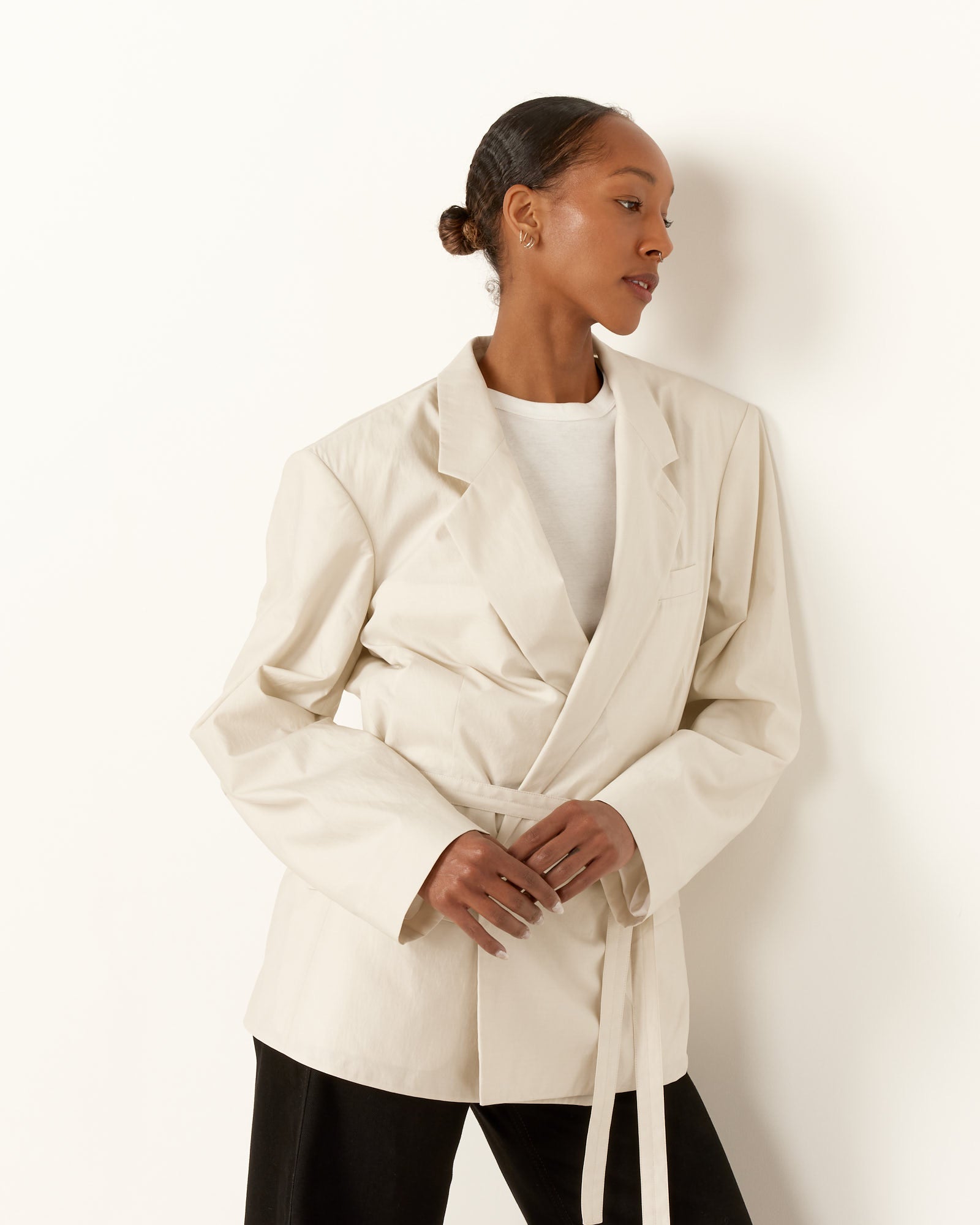 Lemaire Belted Light Tailored Jacket Pale Mastic - Pale Mastic / 36 (256502)