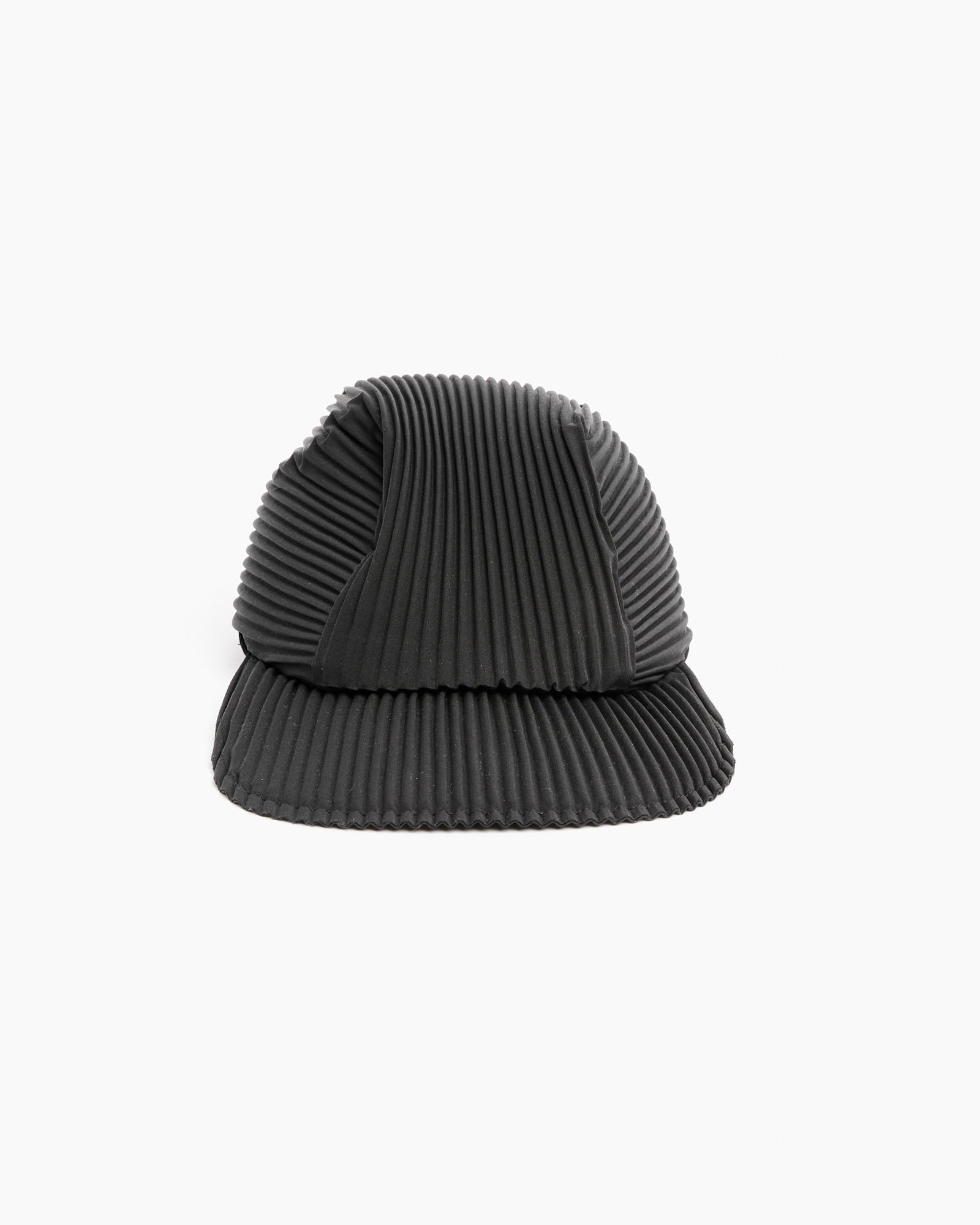 Pleats Cap in Black - Black / OS (256976)