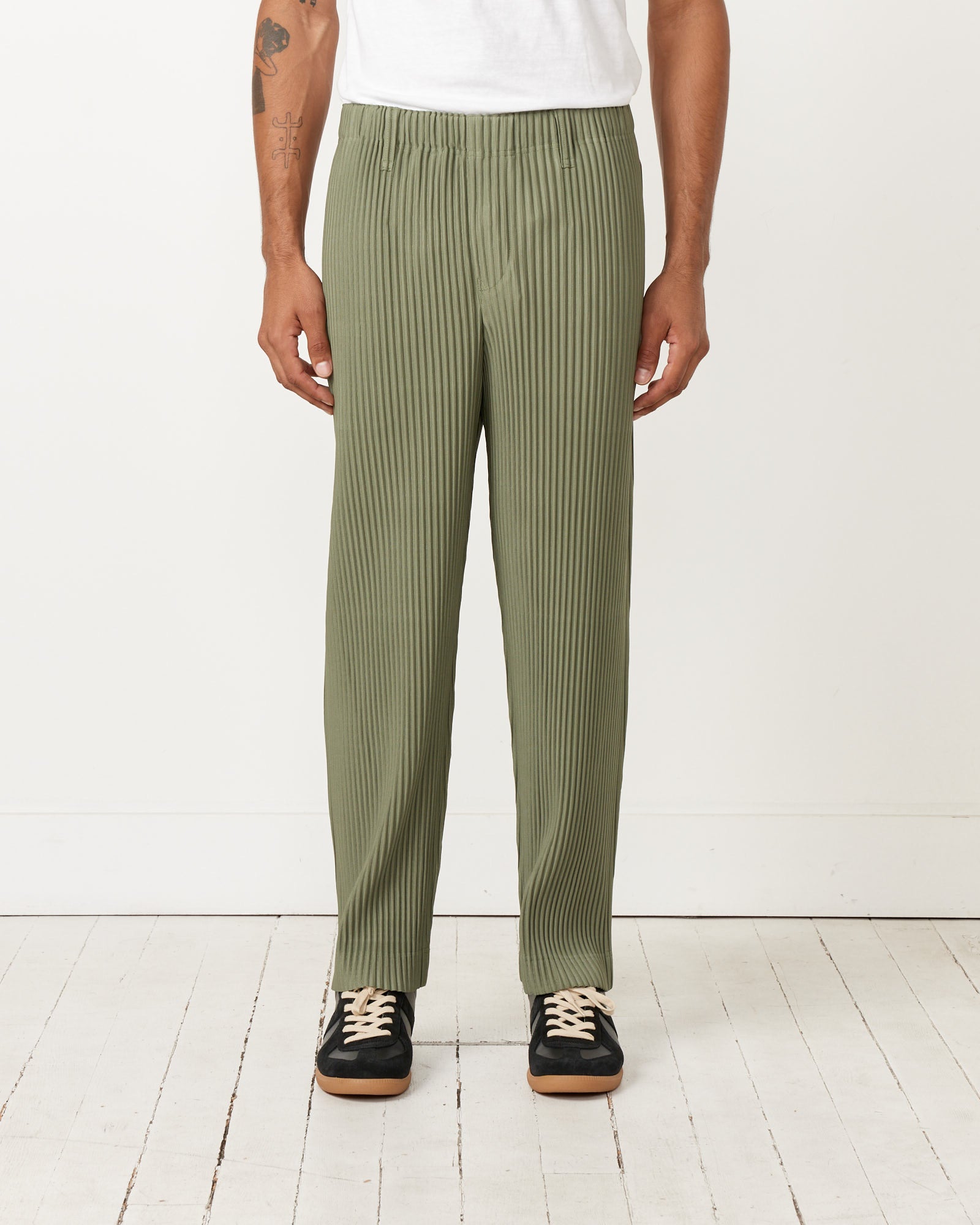 Color Pleats Pant in Sage Green