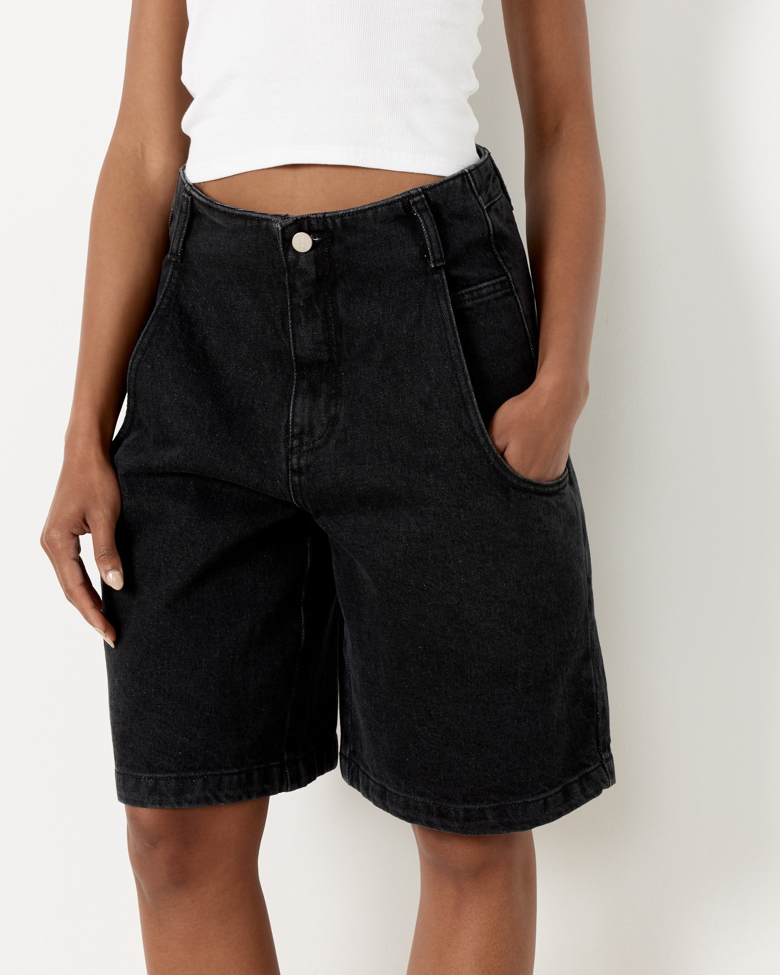 Amomento Cut-Out Pocket Denim Shorts Black - Black / 0 (257053)