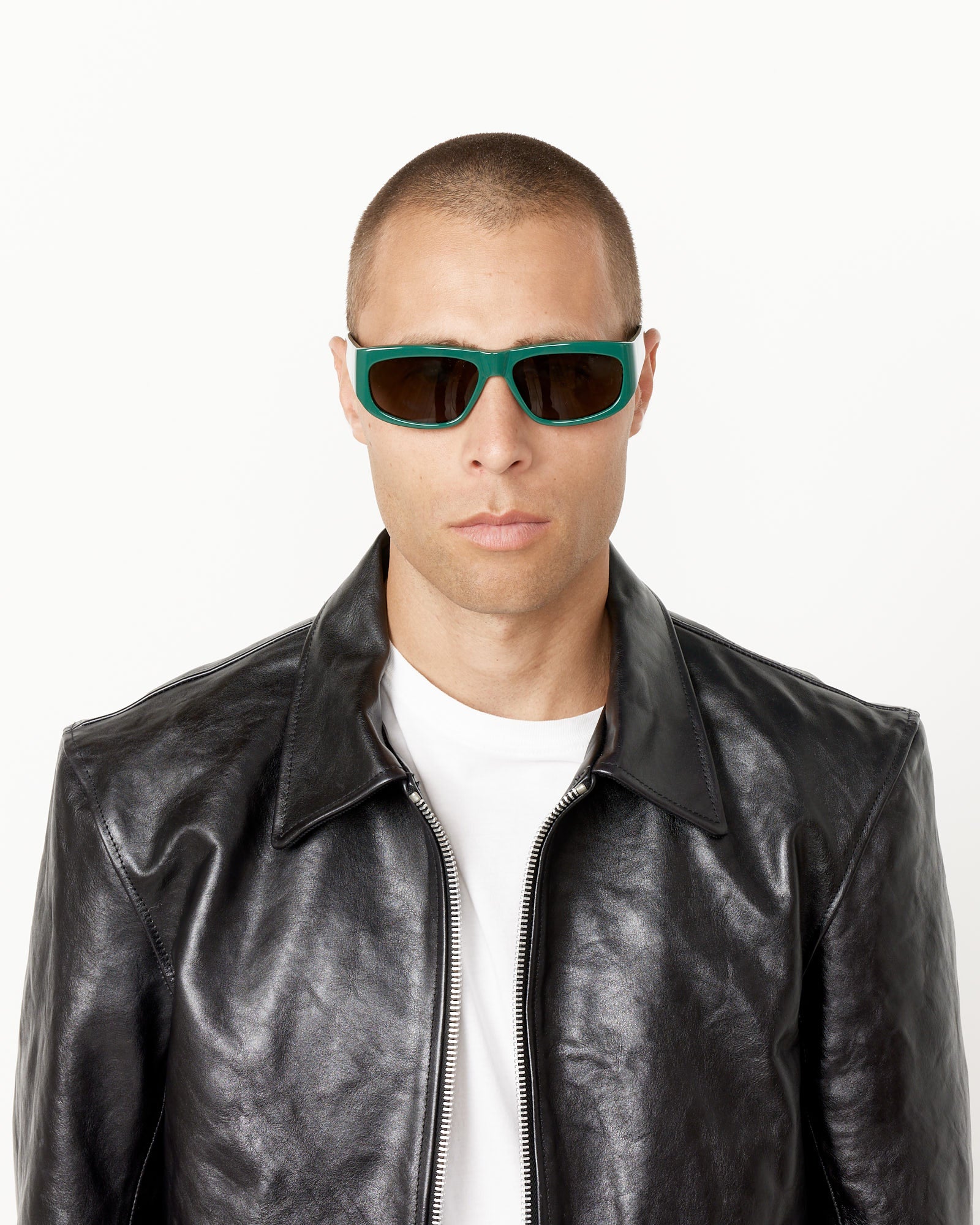 Les Lunettes Pilota Sunglasses in Dark Green