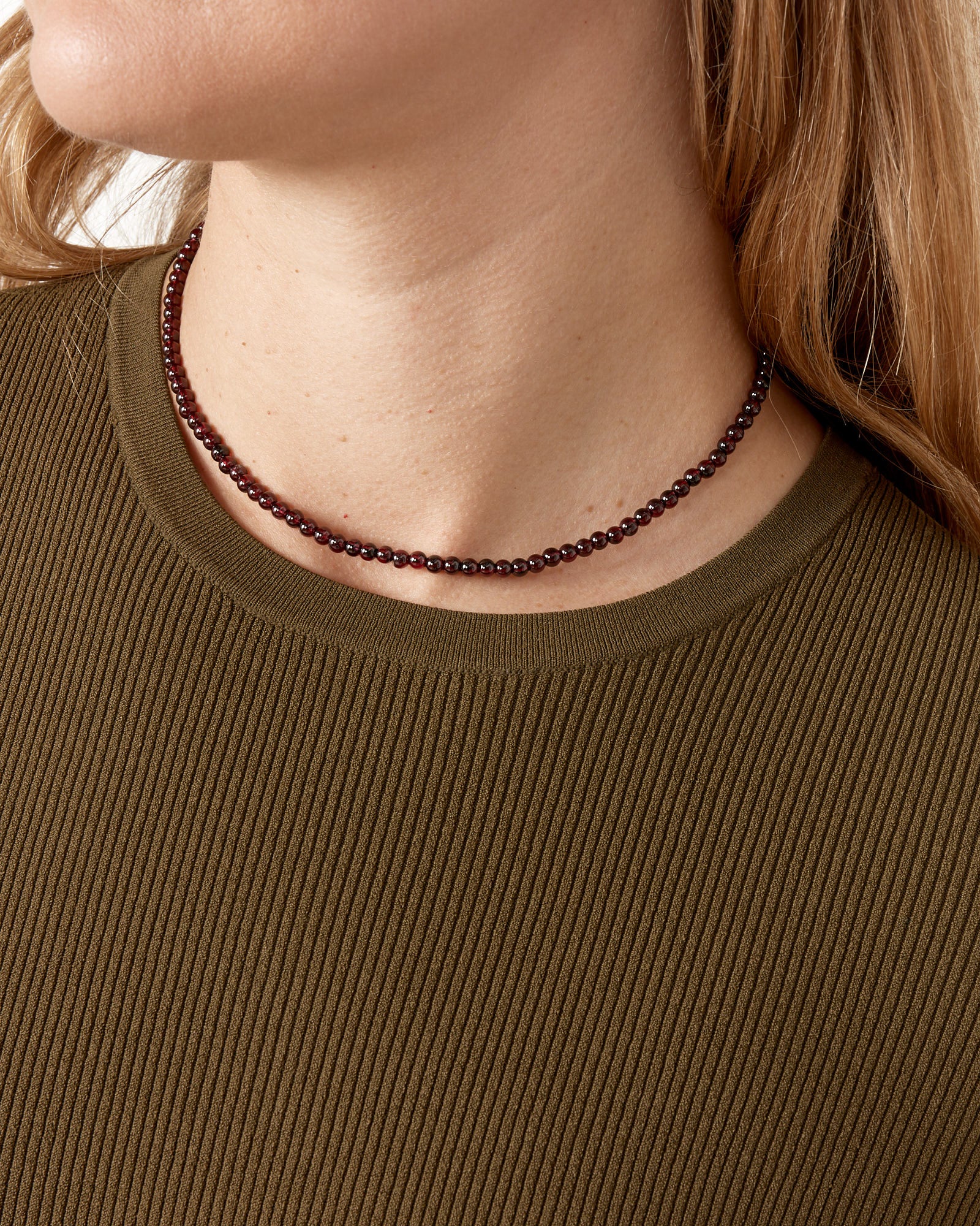 Petite Boule Collar in Garnet