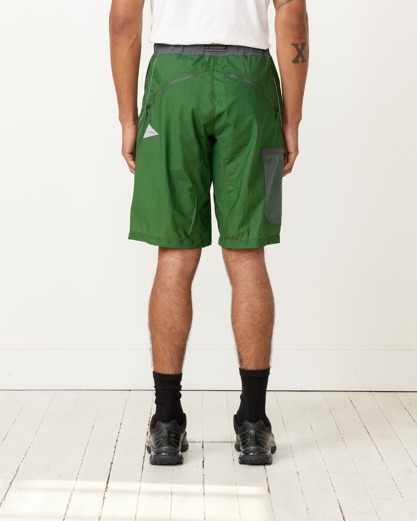 And Wander 17 Breath Rip Shorts Green - Green / L (258237)