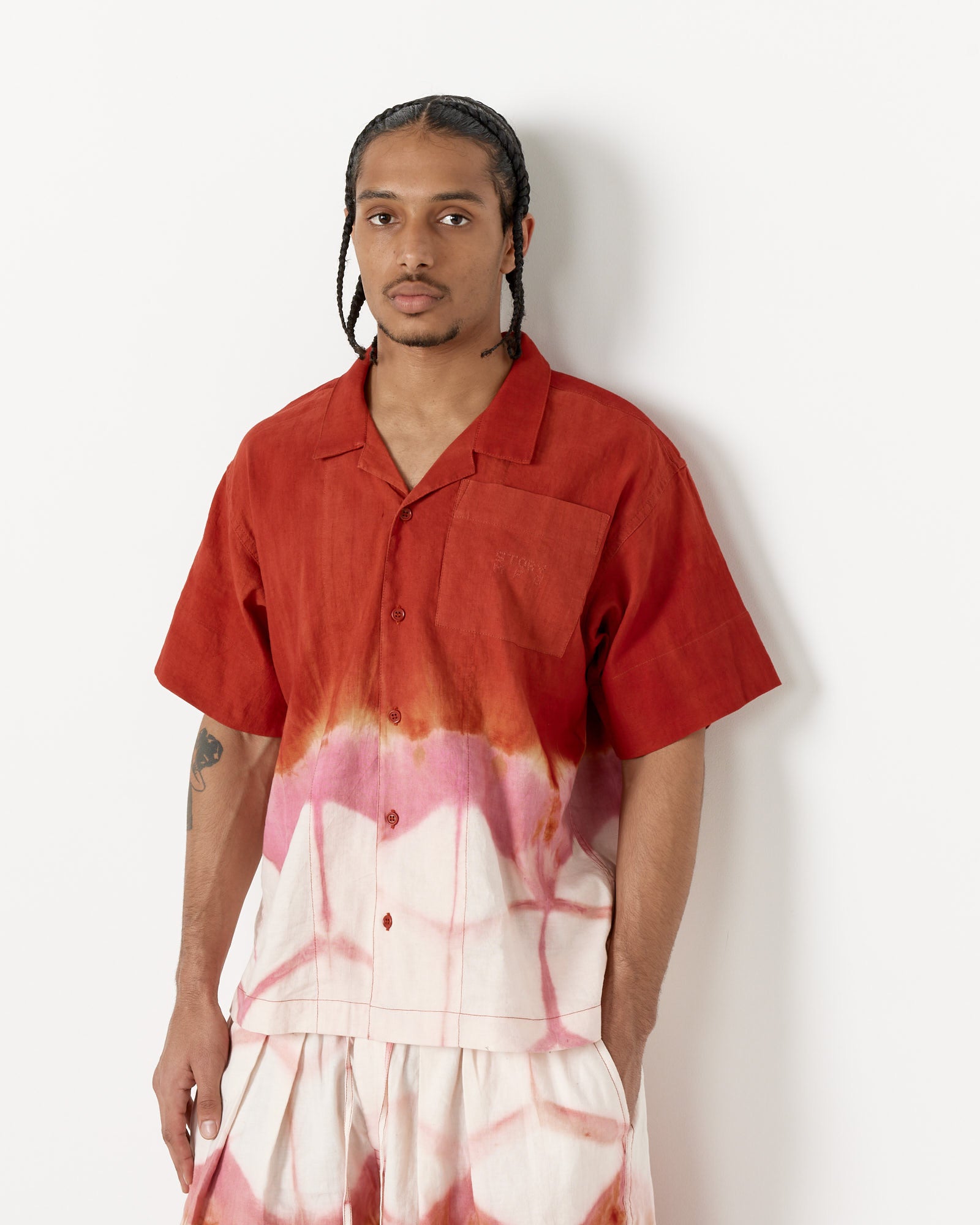 Greeting Short Sleeve Shirt in Grapefruit Clamp