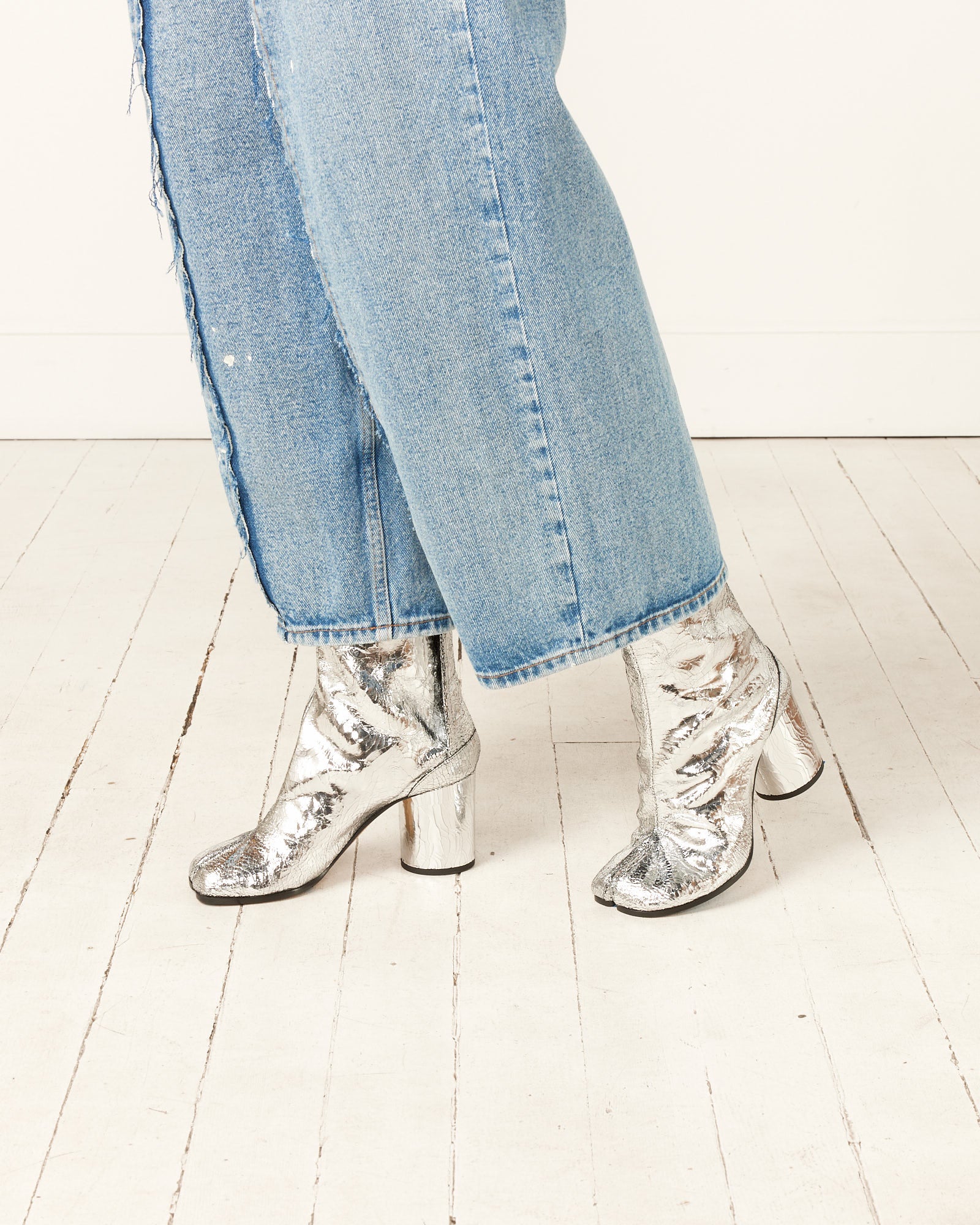 Maison Margiela S58WU0260 Tabi Ankle Boots Silver - Silver / 38 (260882)