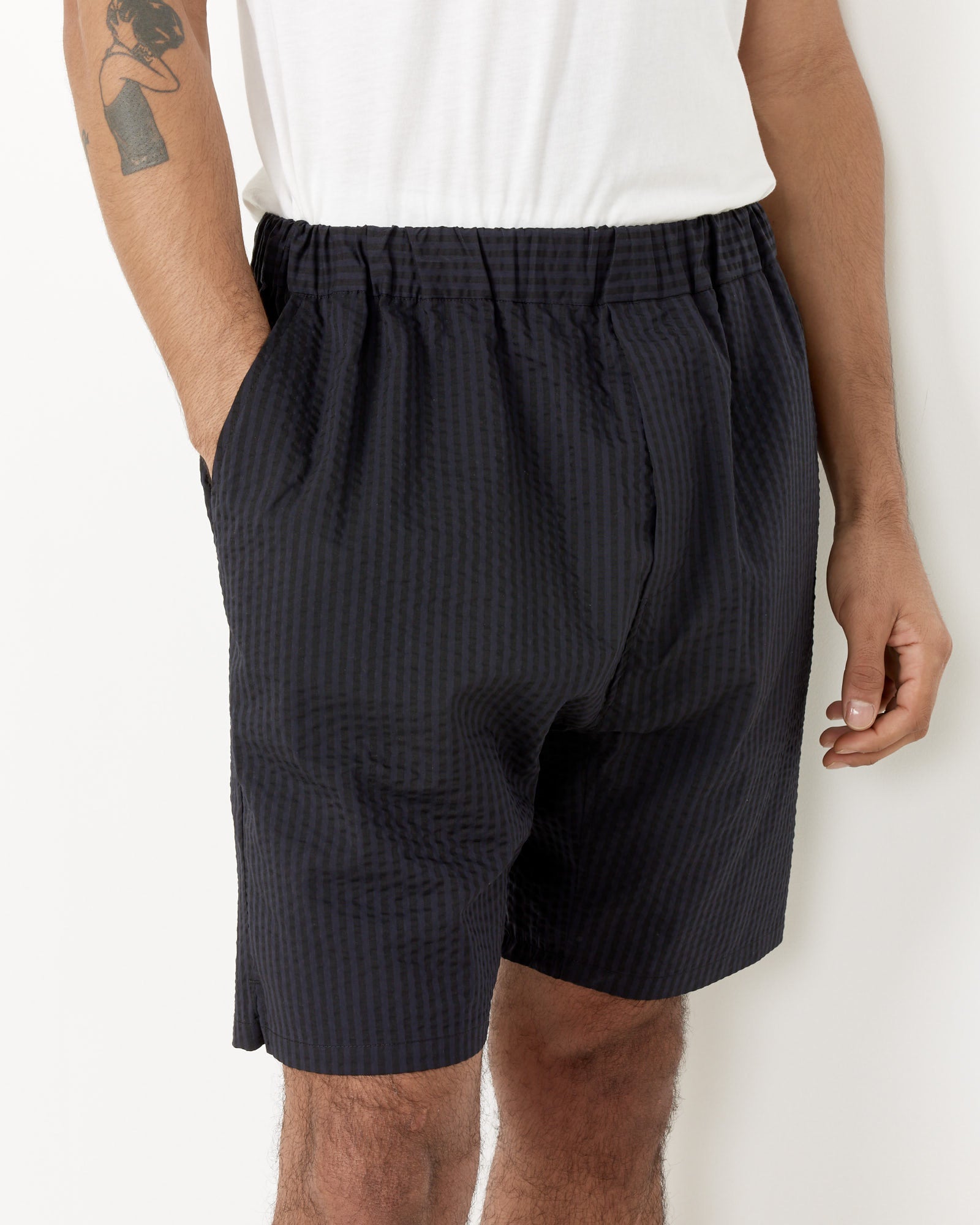 Yoyogi Short Striped Seersucker in Navy/Black