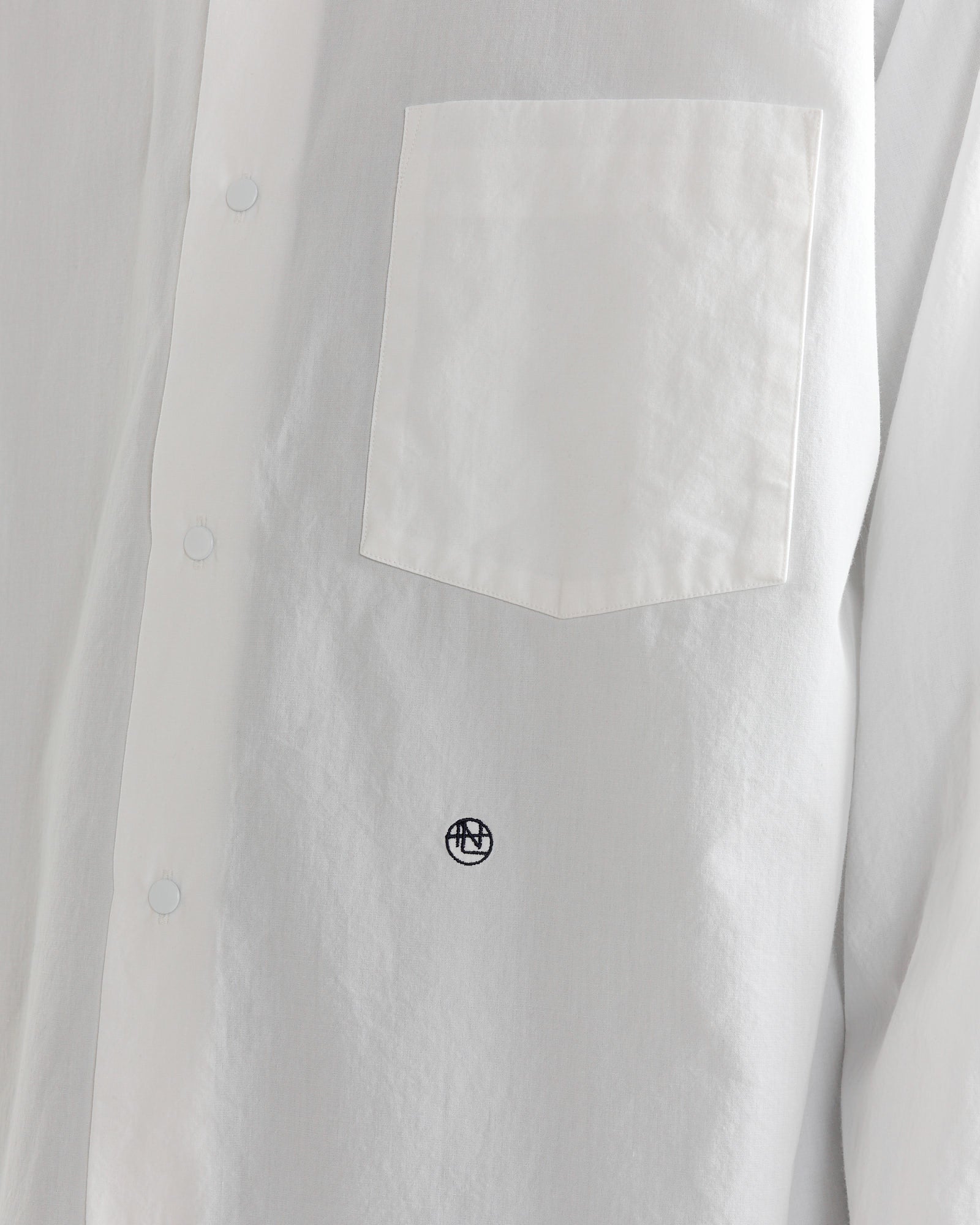 Regular Collar Wind Shirt in Off White