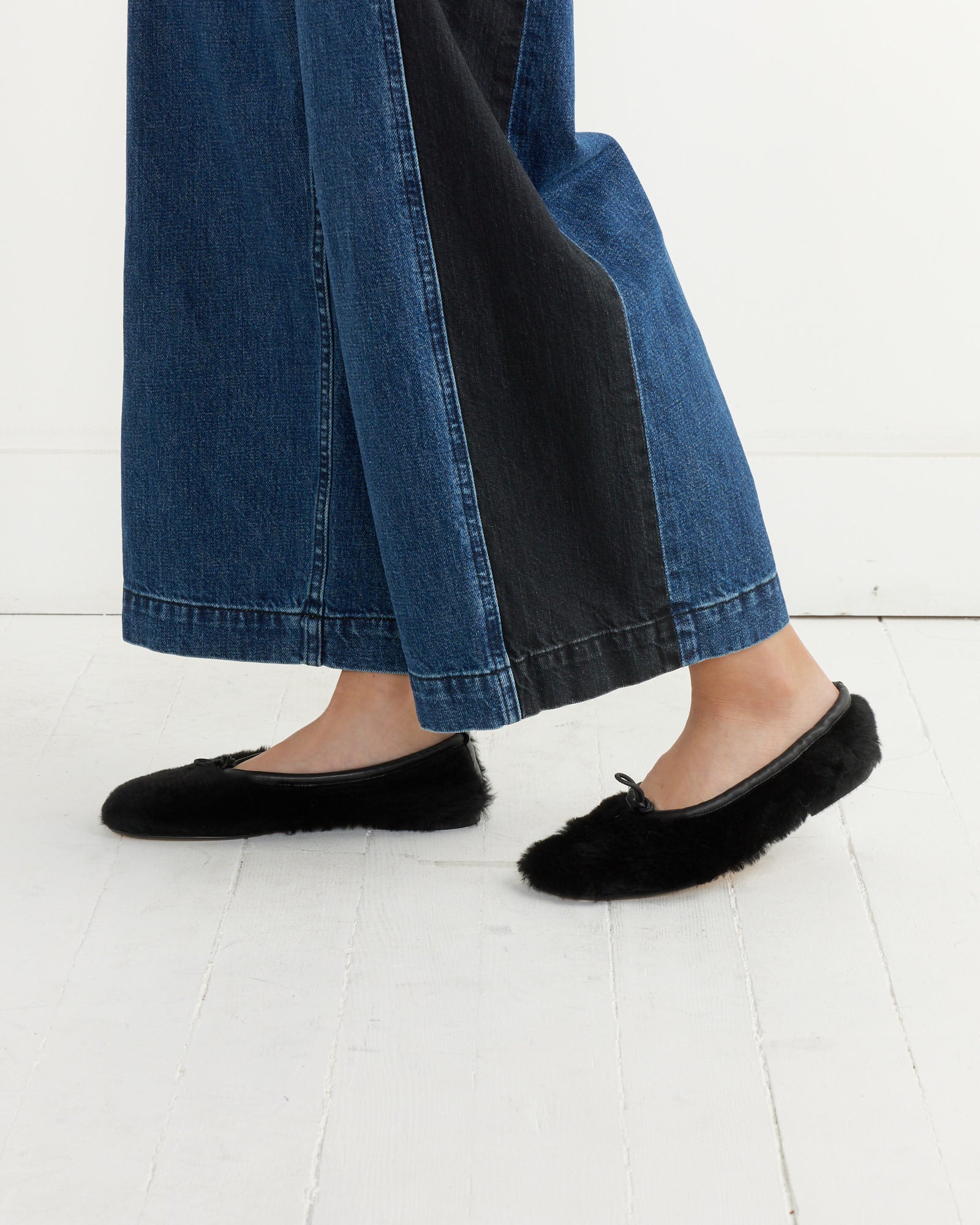 Puntera Shearling Flat in Black