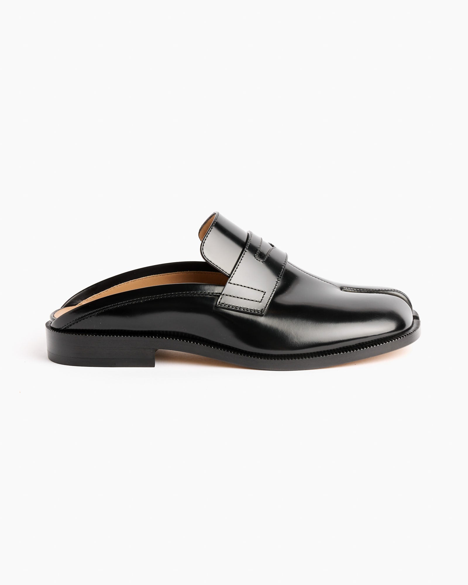 Tabi City Loafer Mule in Black