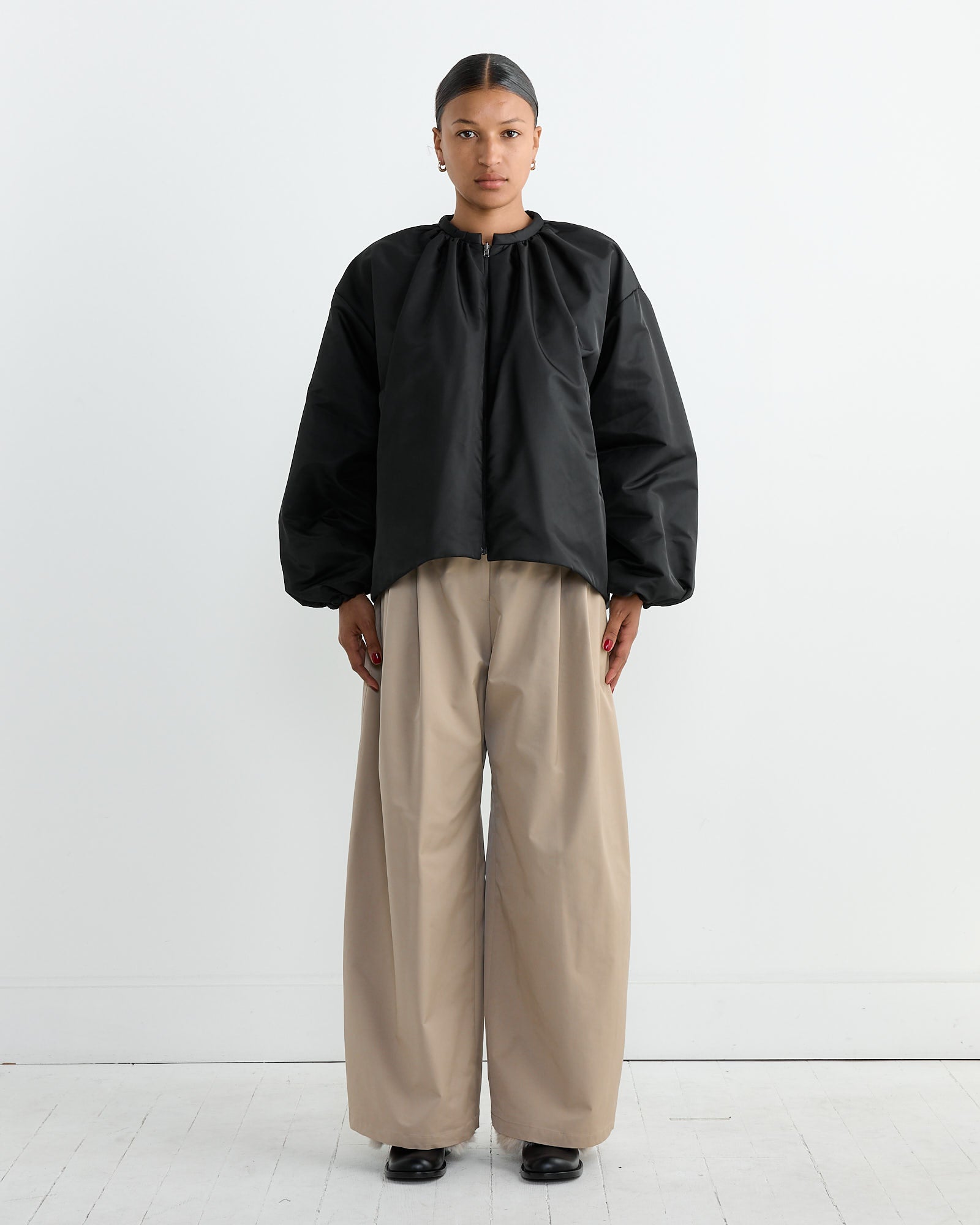 Two Tuck Balloon Pant in Beige