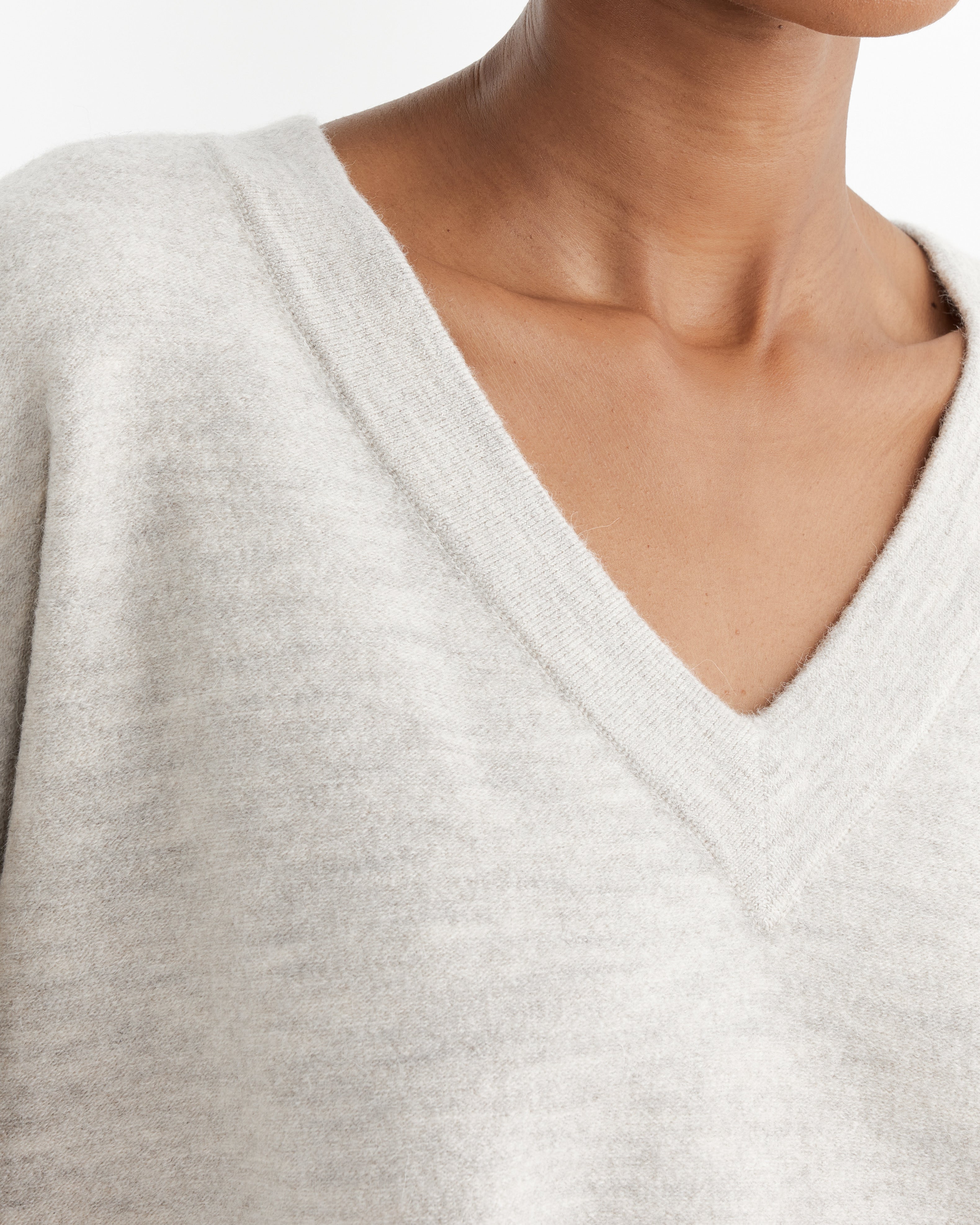 Wide V-Neck in Carrara