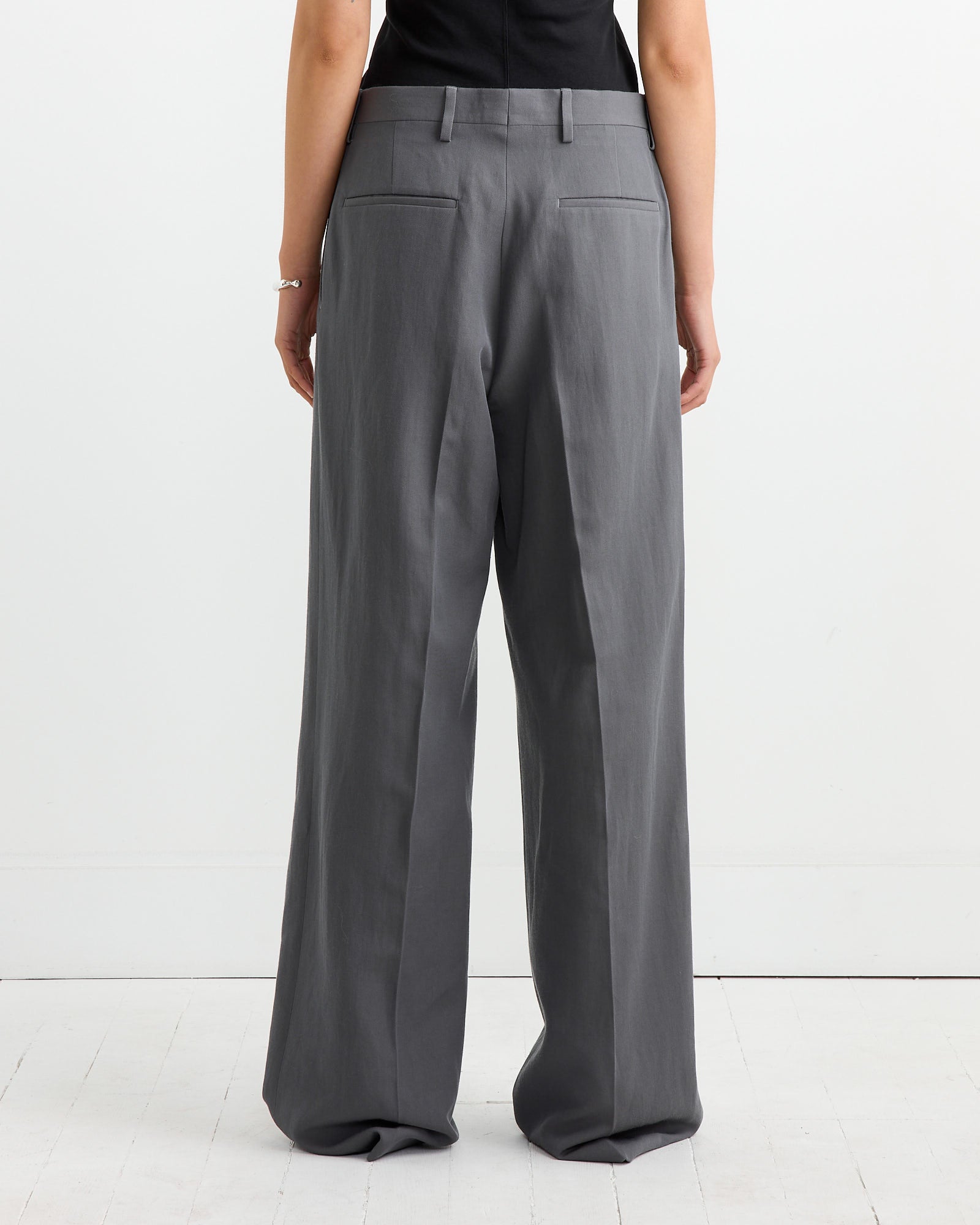 Loose Pleated Pant in Taupe