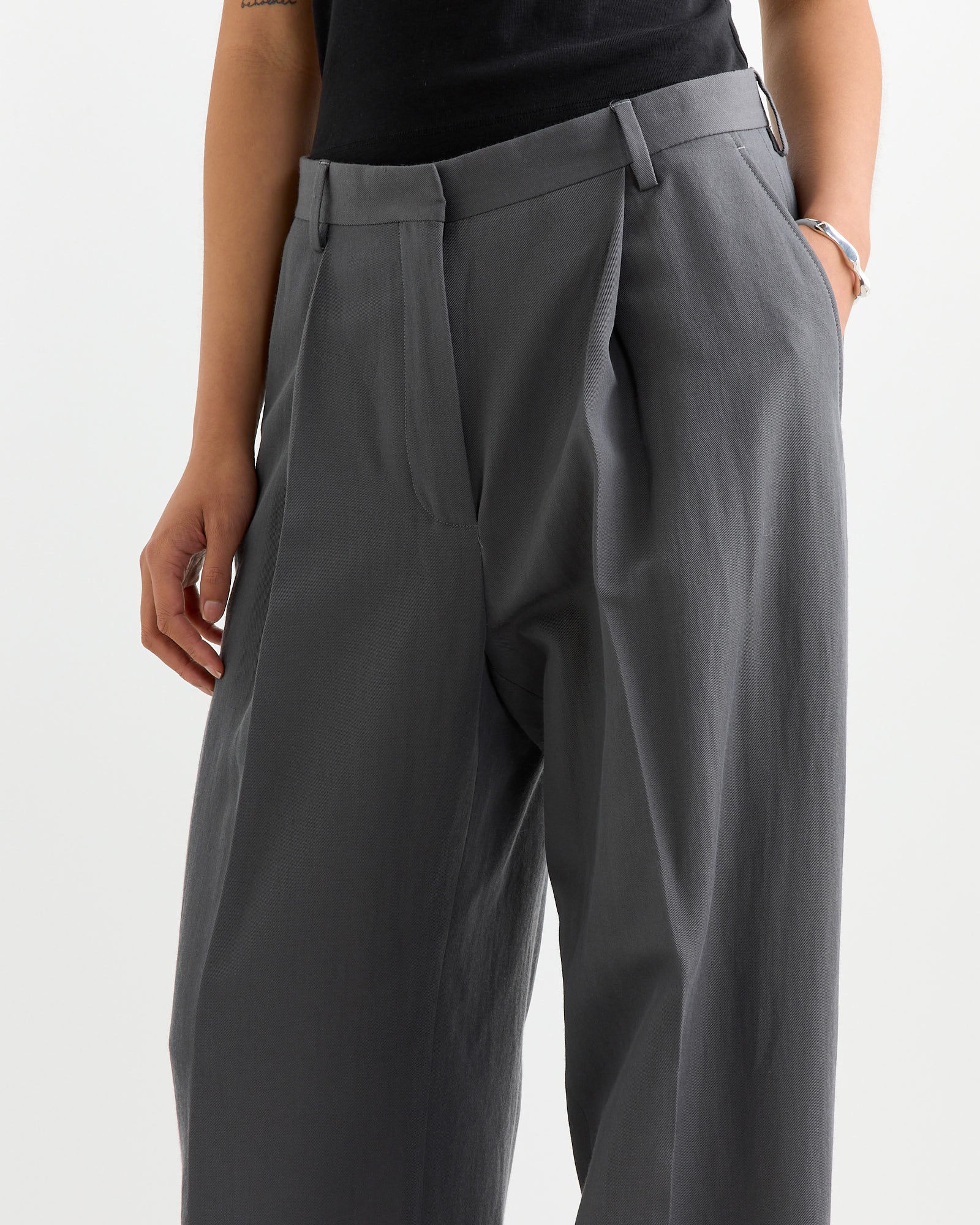 Loose Pleated Pant in Taupe