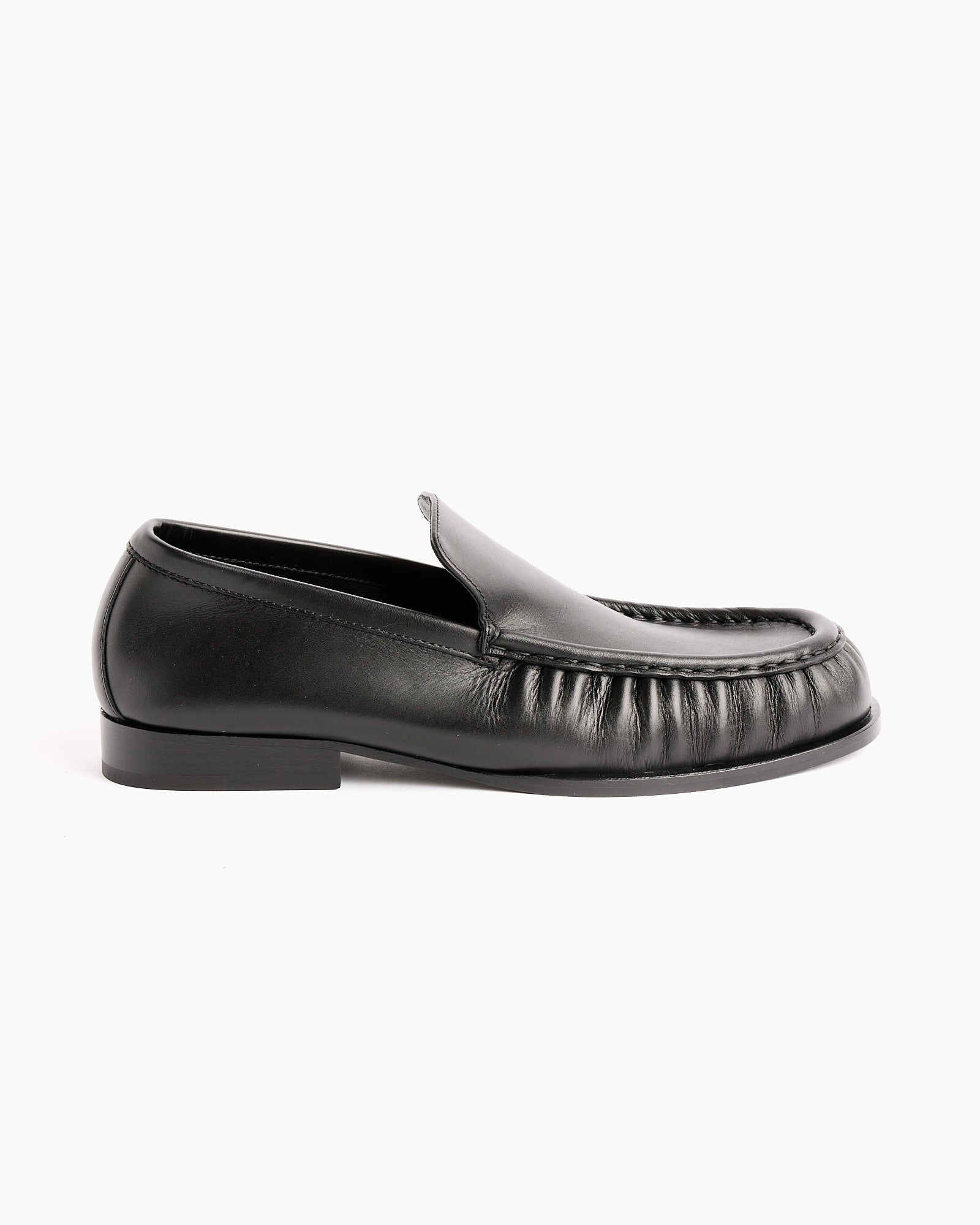 Loafer in Black