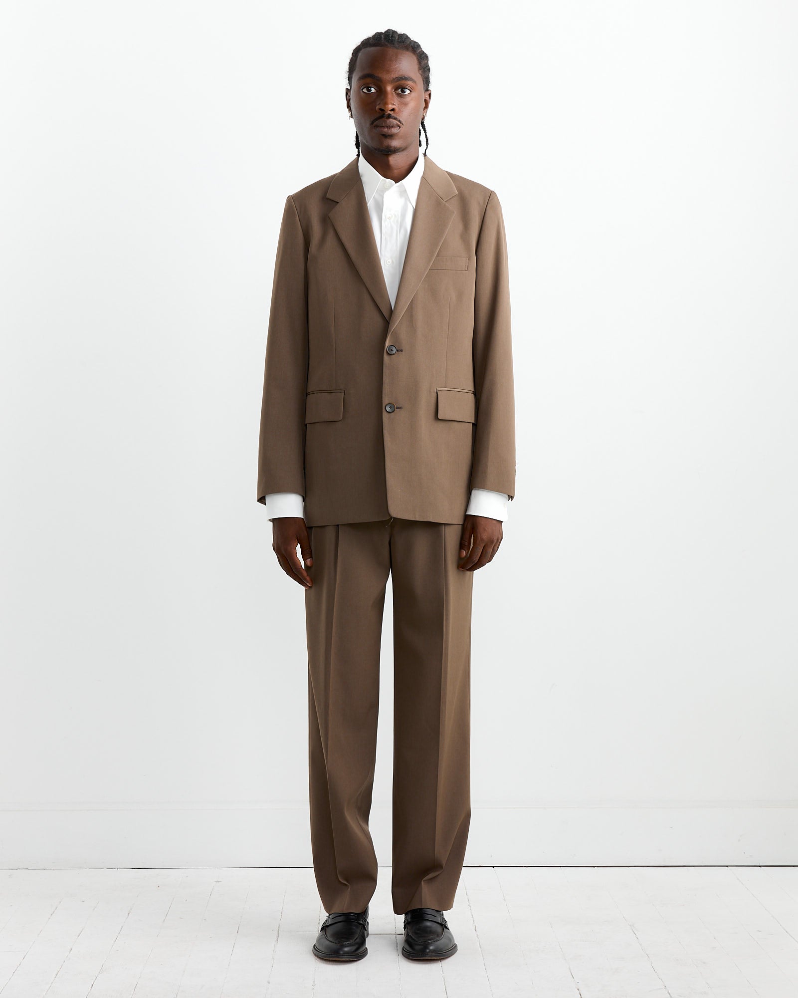 Light Wool Gabardine Two Tuck Trouser in Top Brown