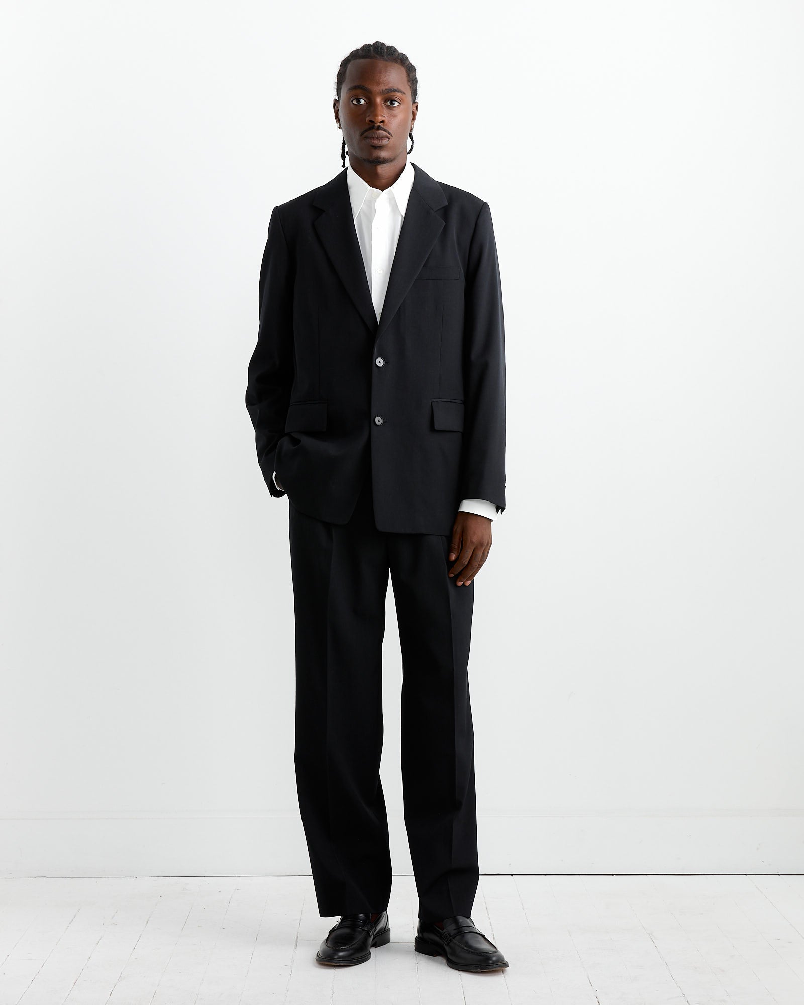 Light Wool Gabardine Two Tuck Trouser in Top Black