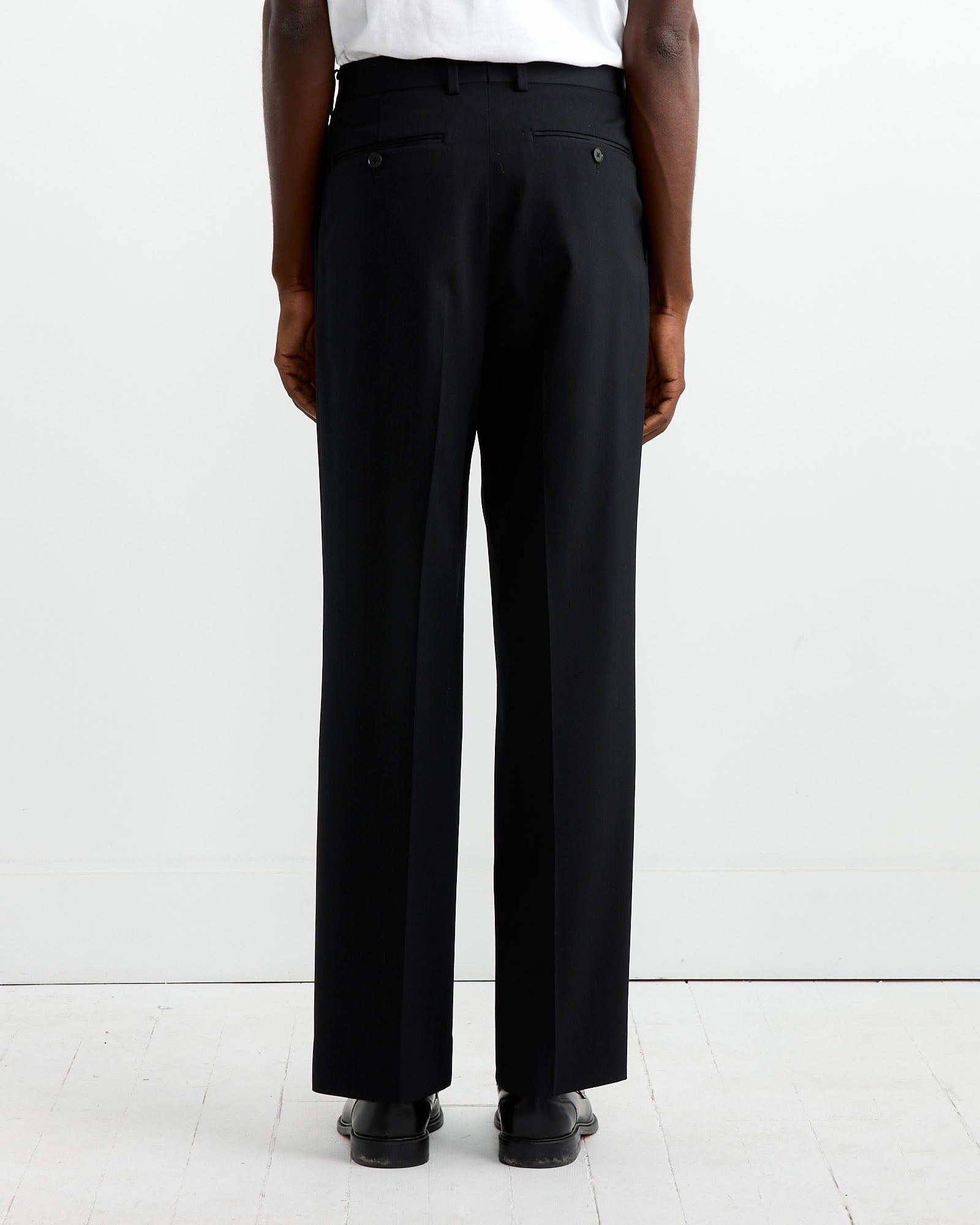 Light Wool Gabardine Two Tuck Trouser in Top Black