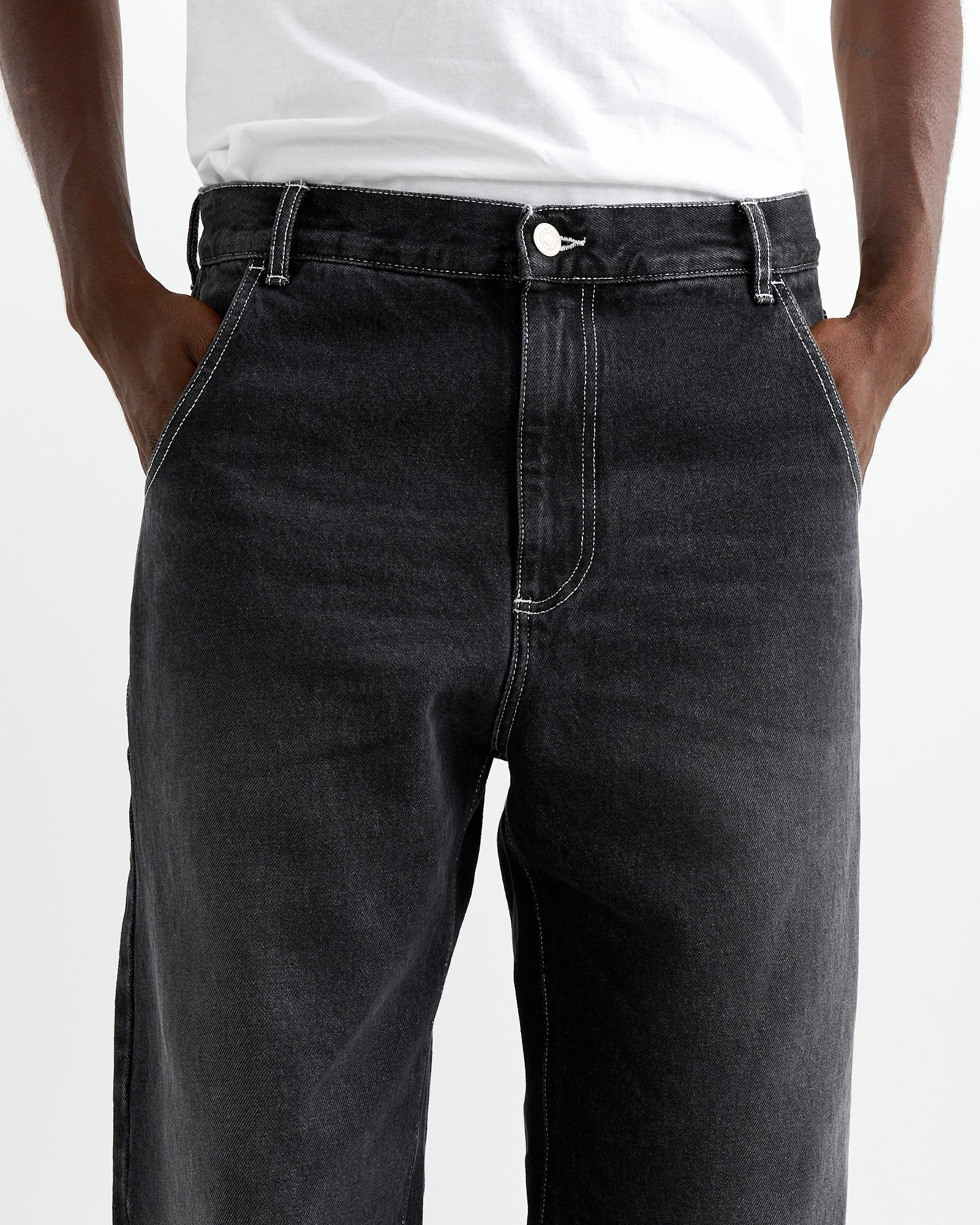 Regular Jean in Faded Black