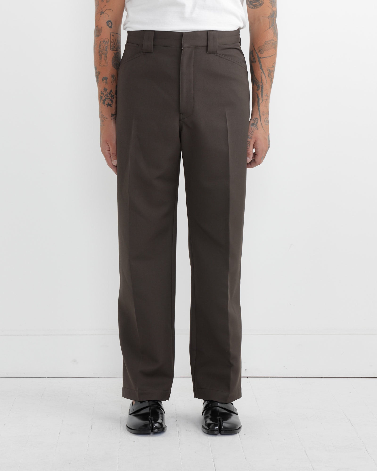 Straight Pant in Dark Brown