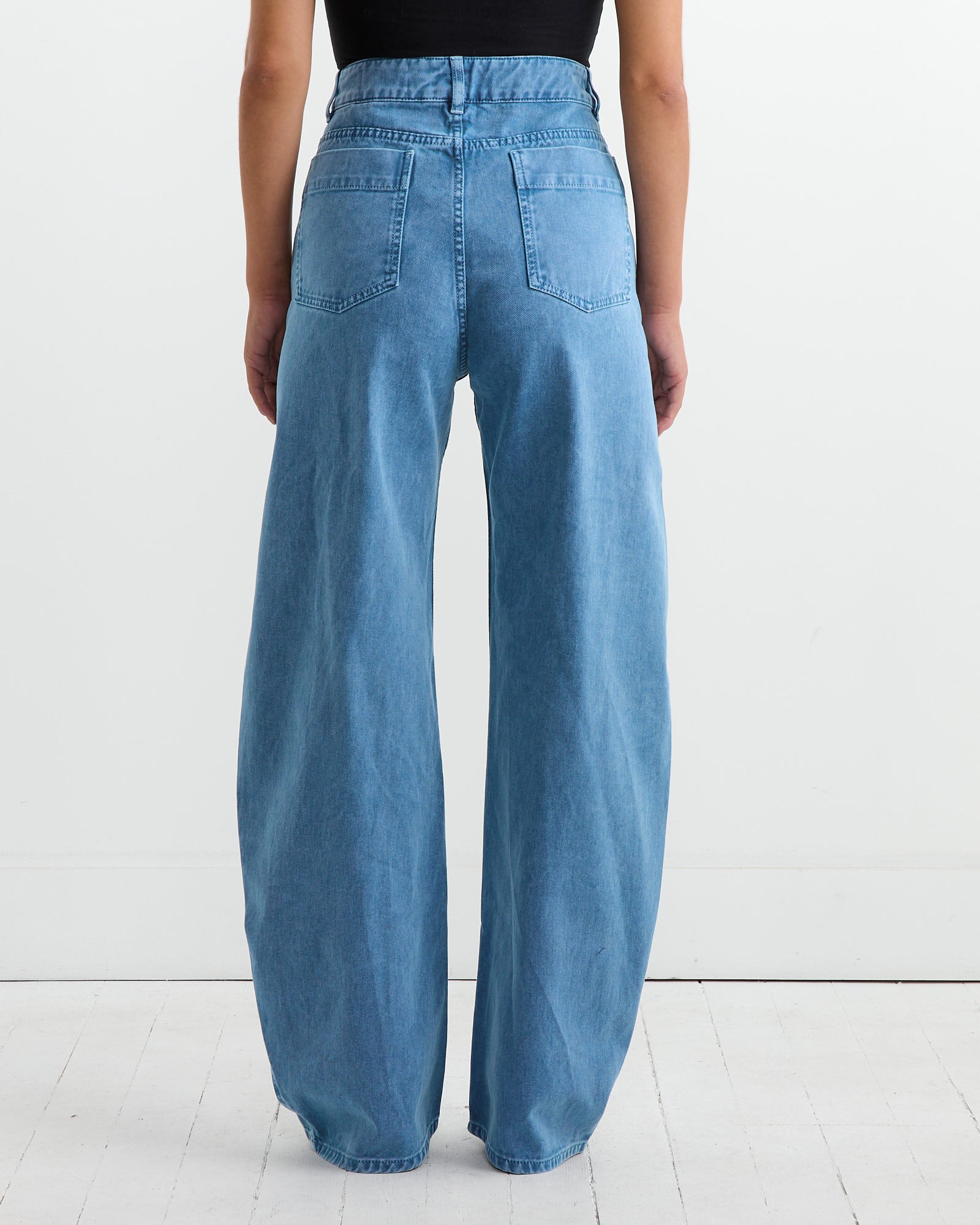 Lemaire High Waisted Curved Denim Pant Snow Blue - Snow Blue / 34 (263175)