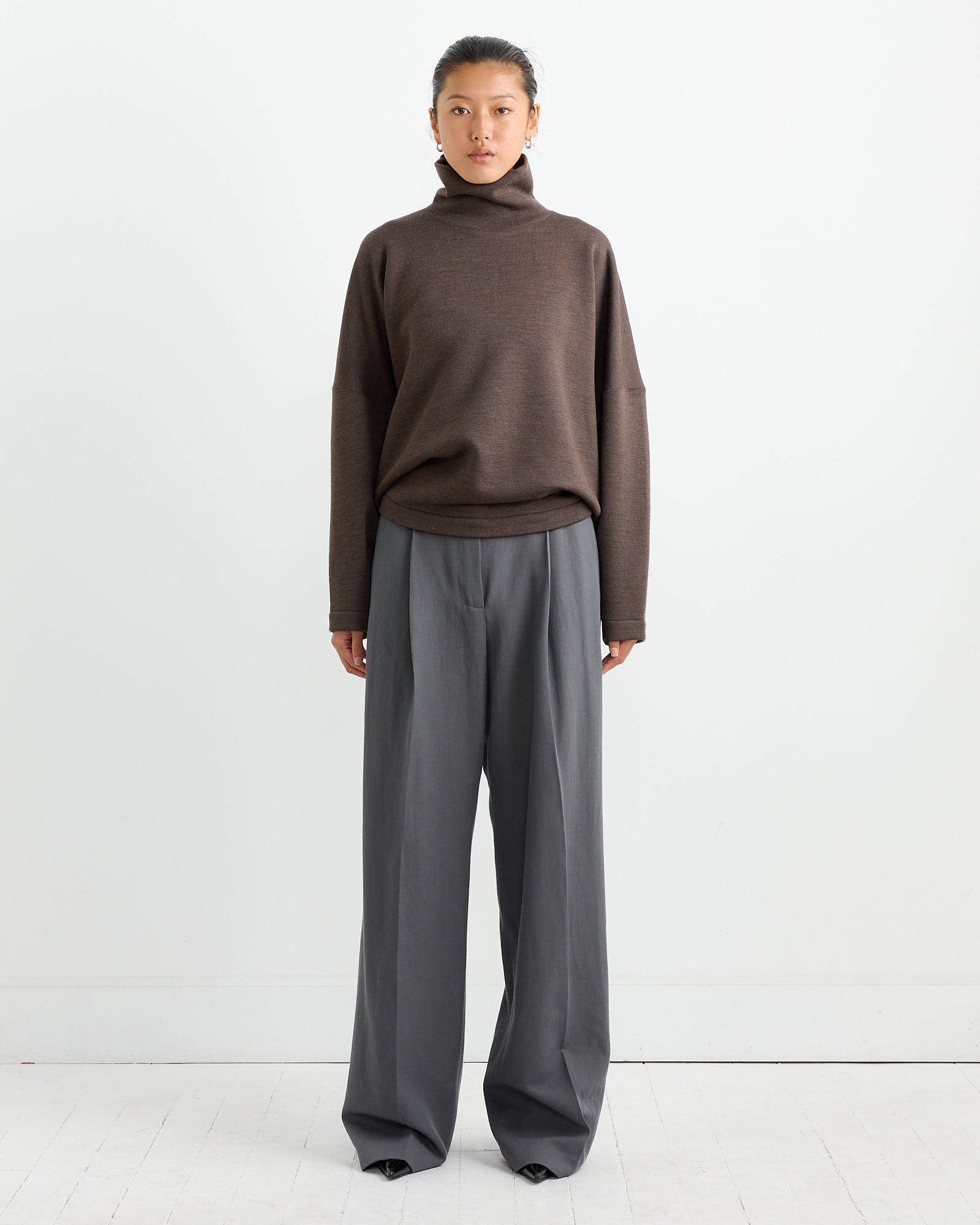 Loose Pleated Pant in Taupe