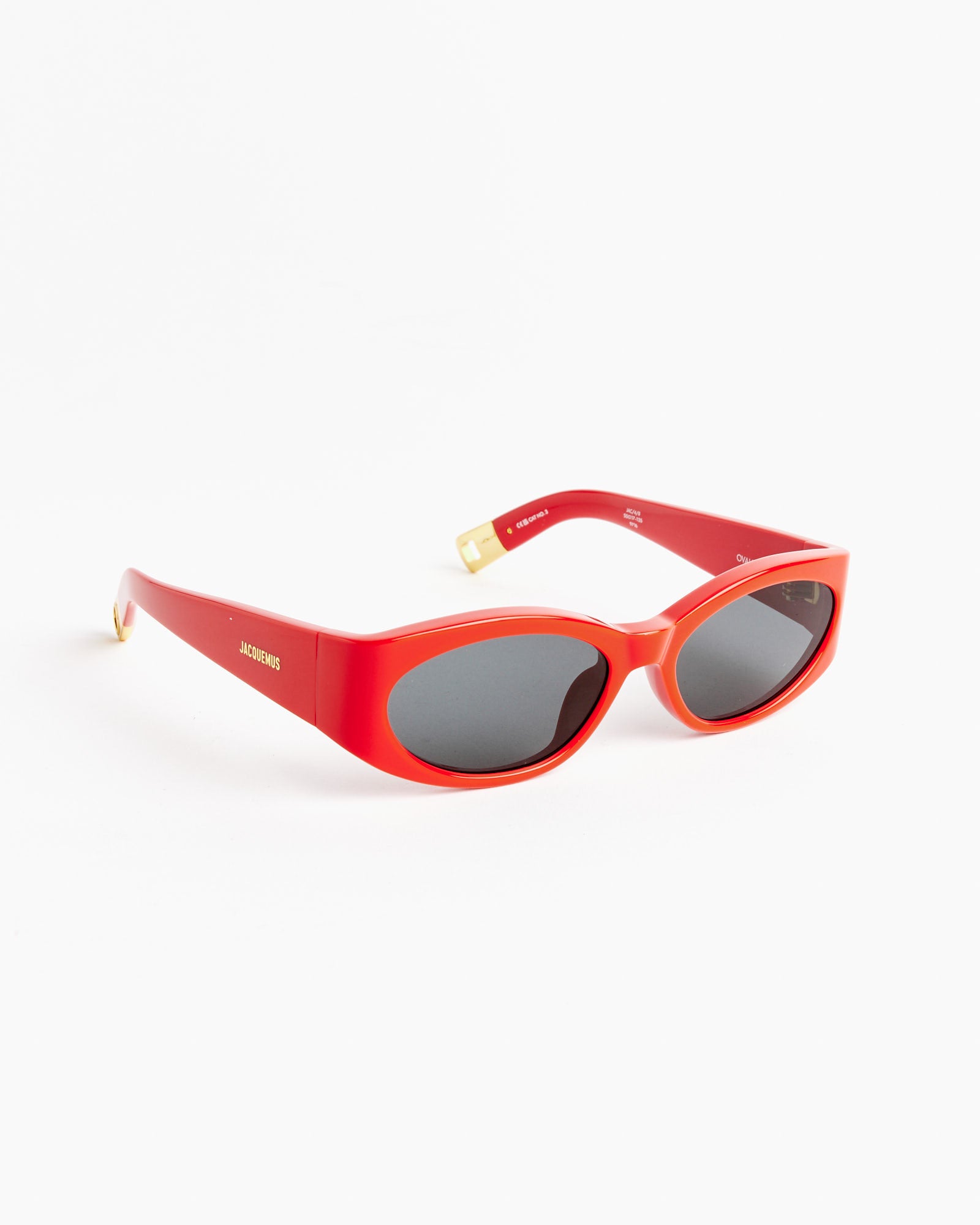 Les Lunettes Ovalo Sunglasses in Red