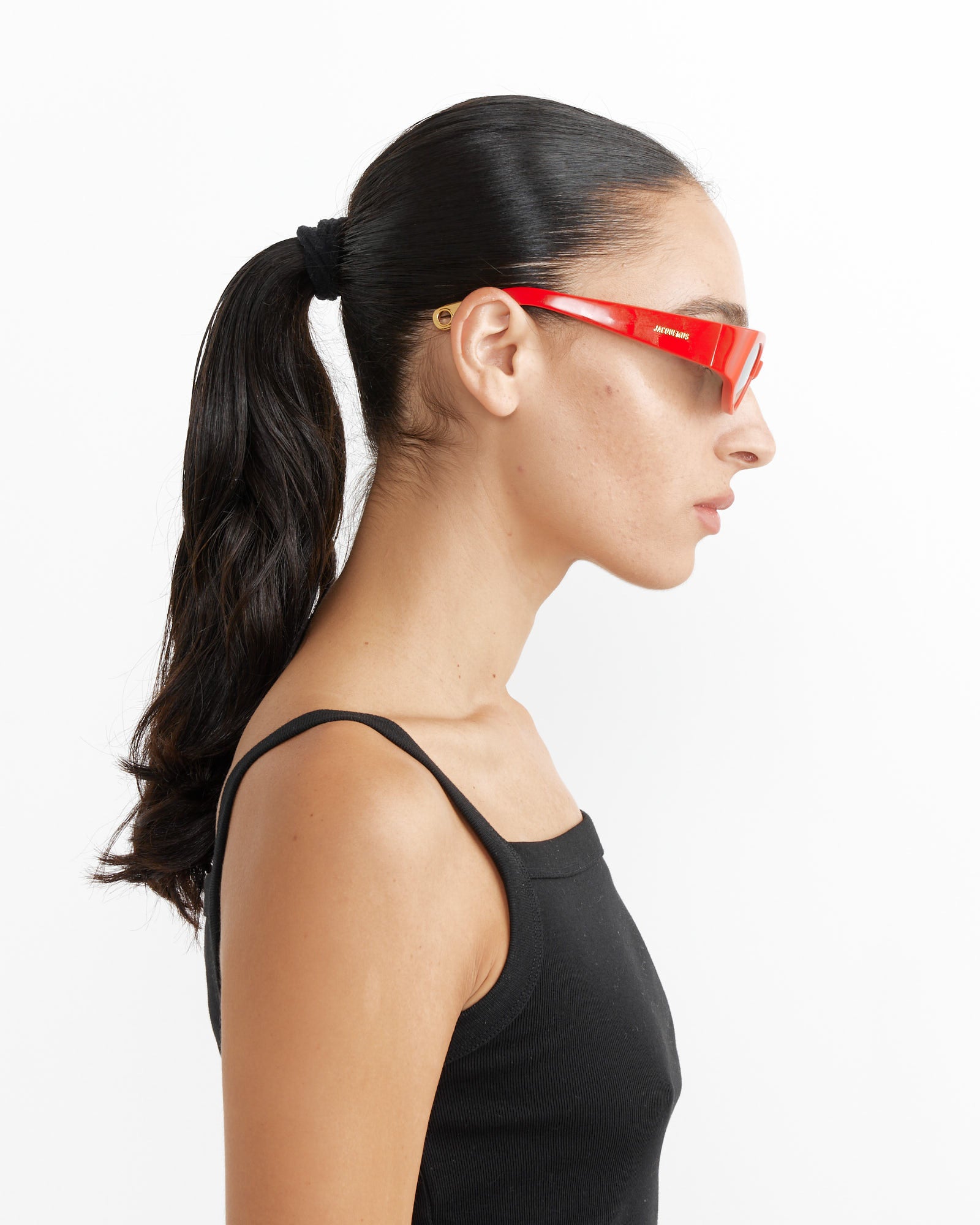 Les Lunettes Ovalo Sunglasses in Red