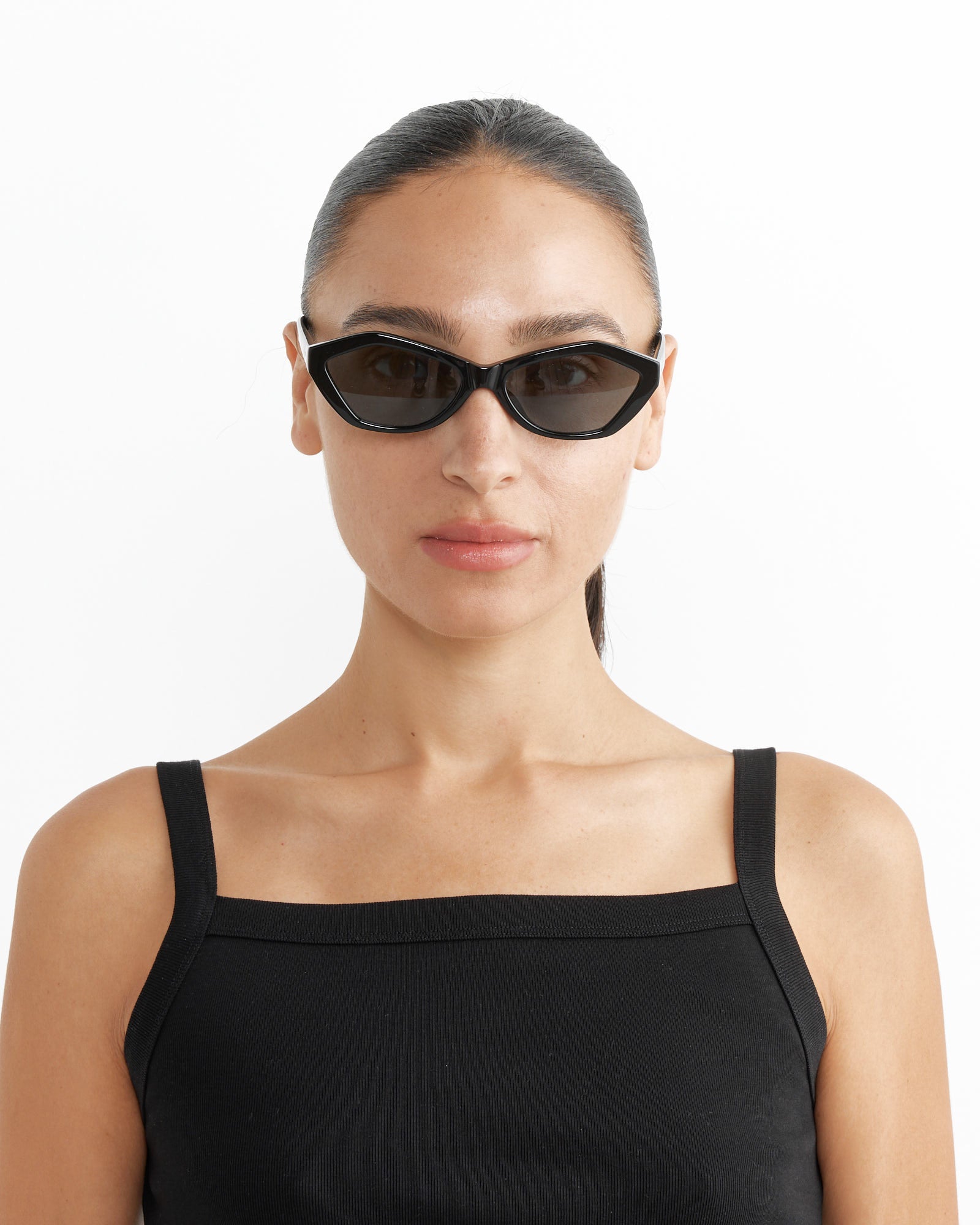 Les Lunettes Bambino Sunglasses in Black