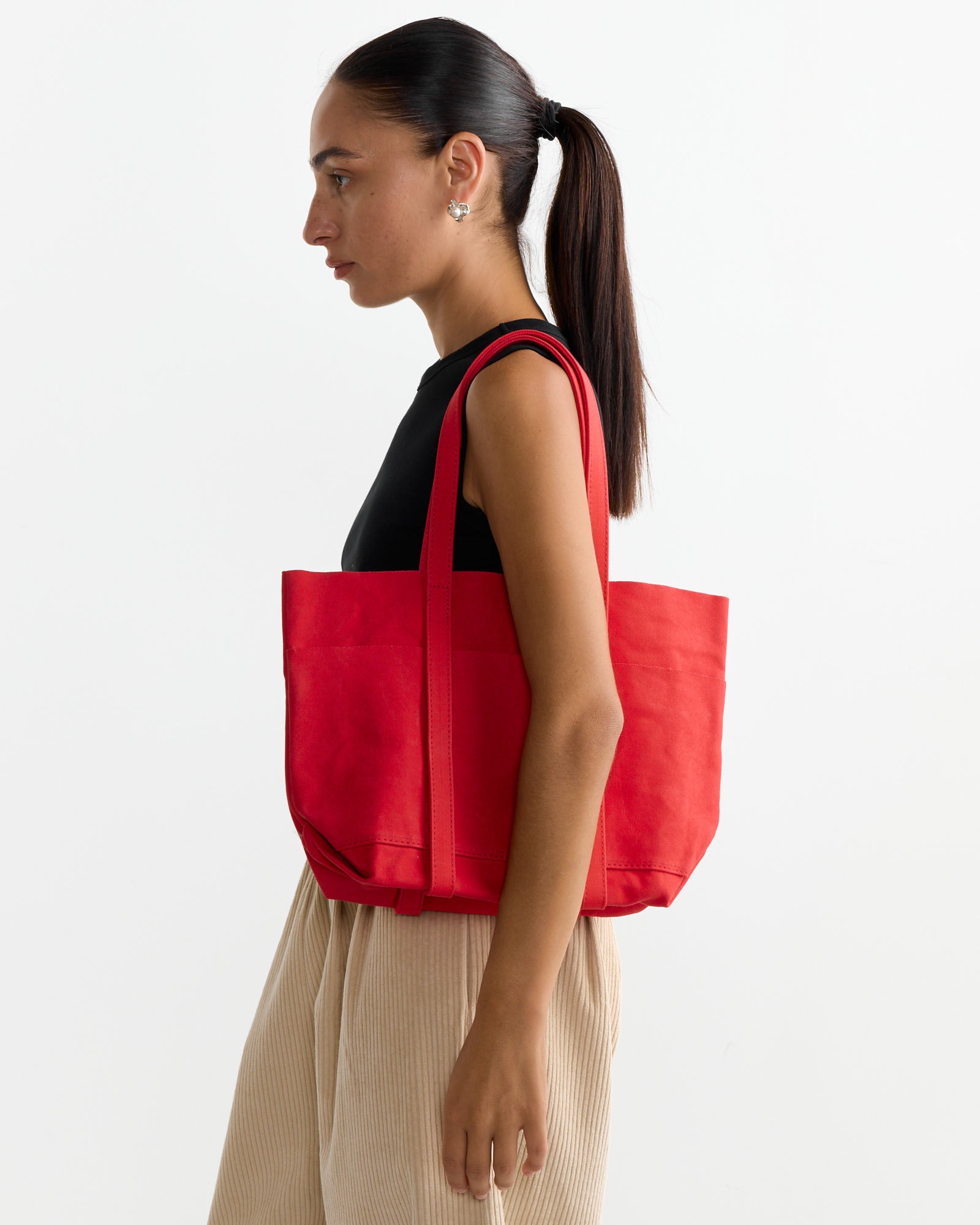 Washed Canvas 6 Pockets Tote in Red - Red / S (263398)