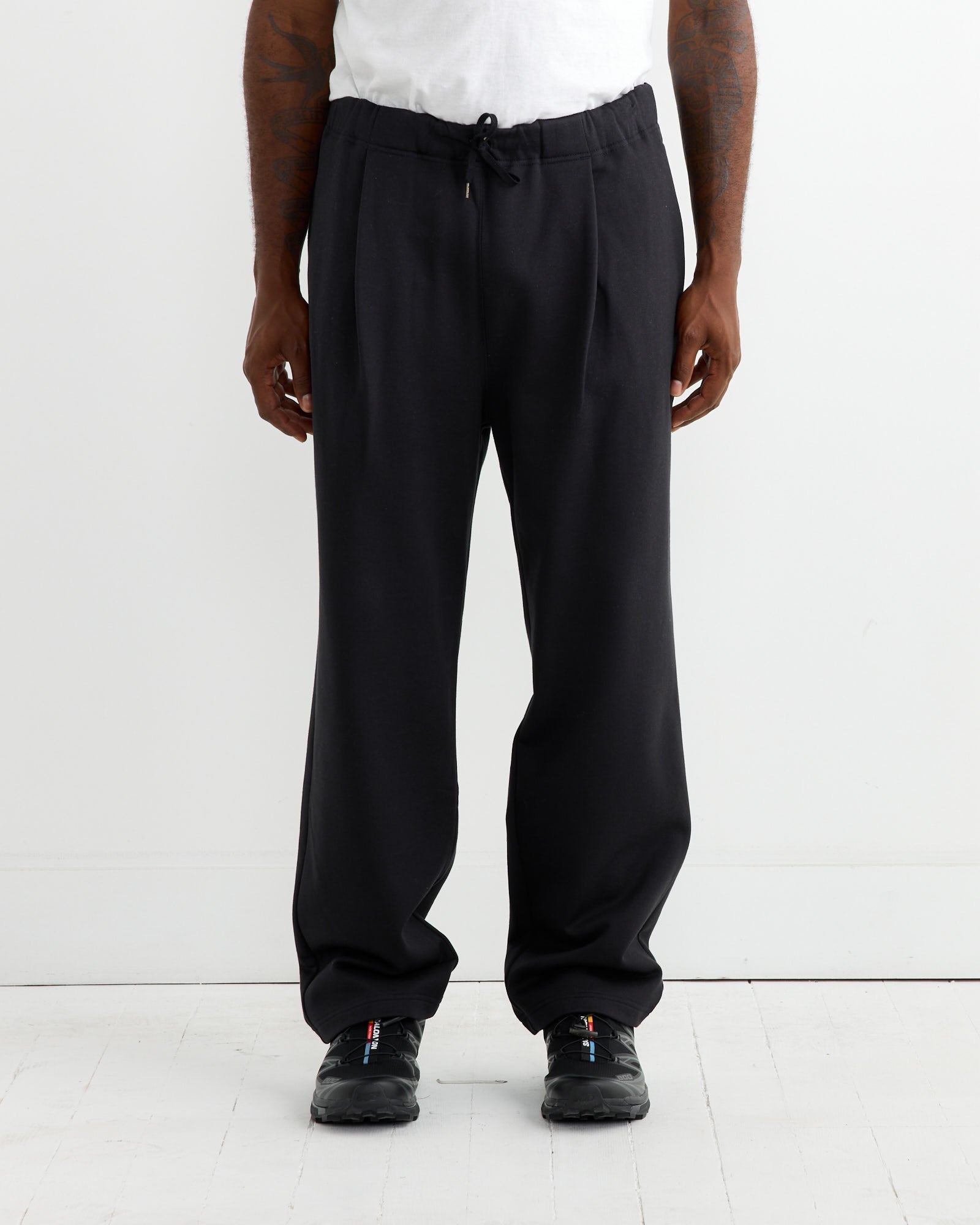 Cotton Jersey One Tuck Pant in Black Navy