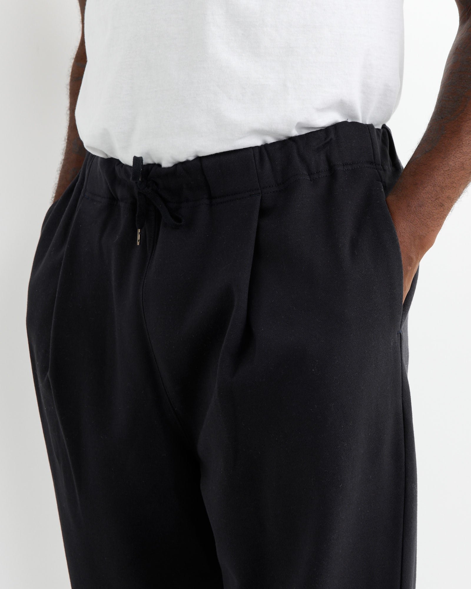 Cotton Jersey One Tuck Pant in Black Navy