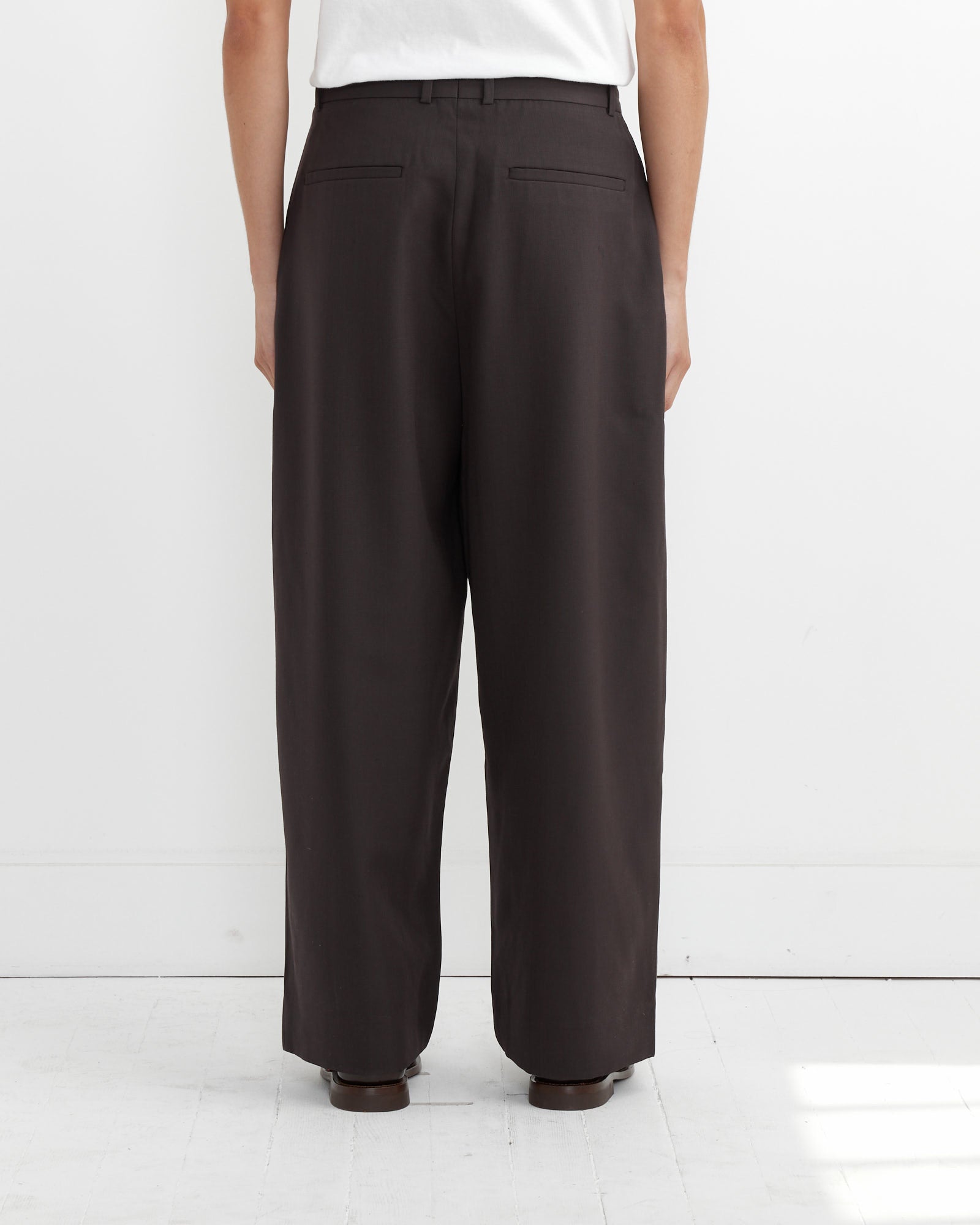 Line Pant in Espresso Brown