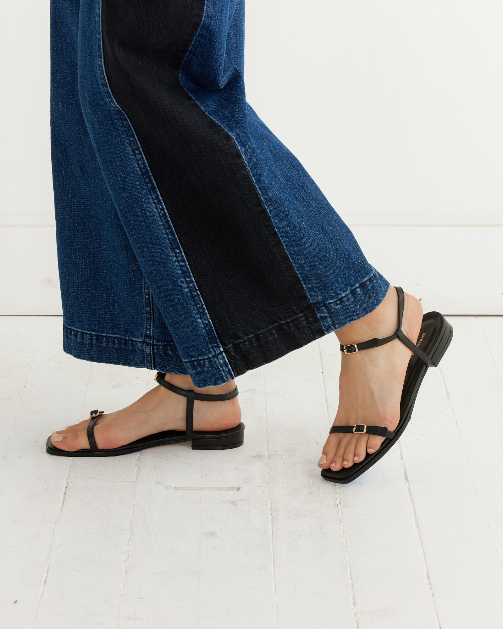 Antigua Sandal in Black