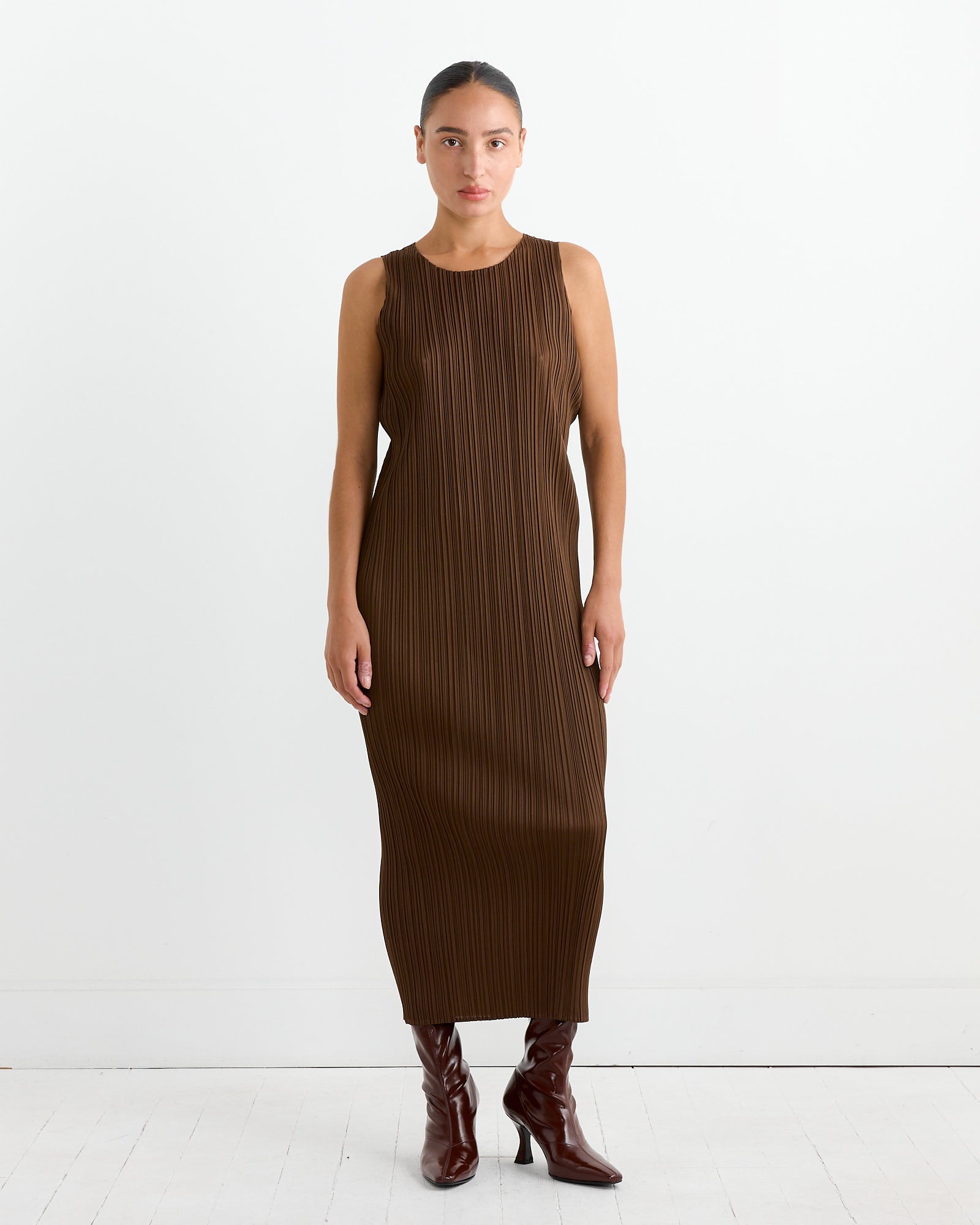 NC Basics 4 Dress in Brown