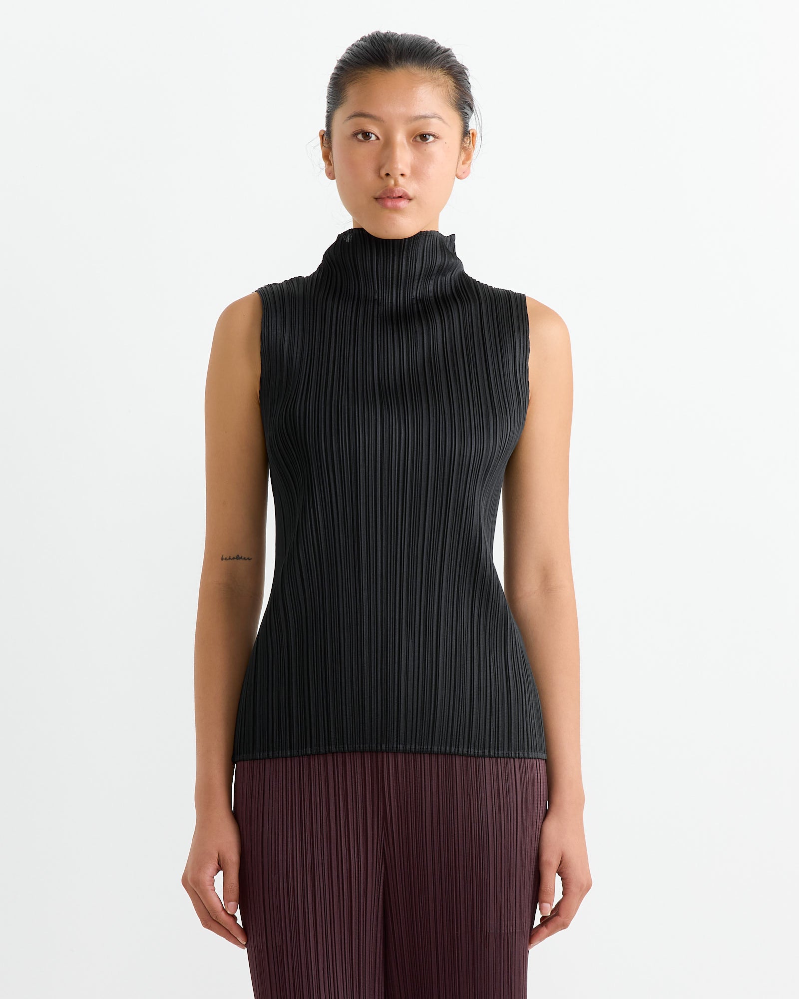 Basics Turtleneck Top in Black