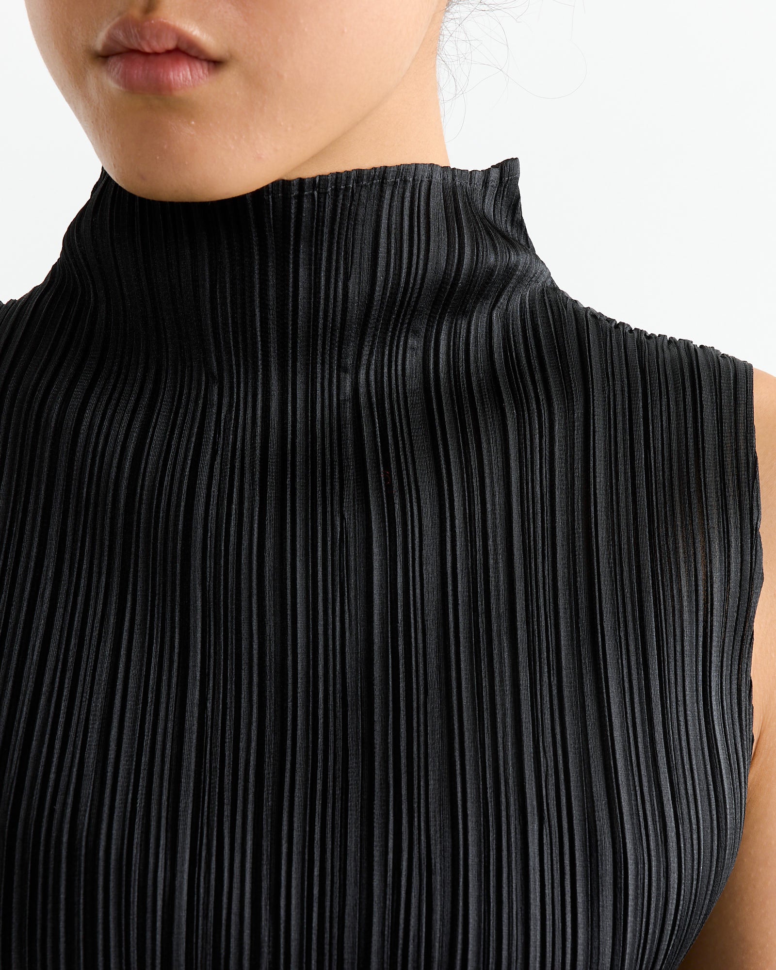 Basics Turtleneck Top in Black