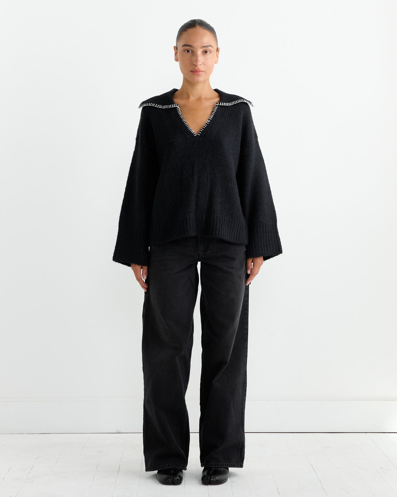 Gstaad Big Collar Pullover in Black