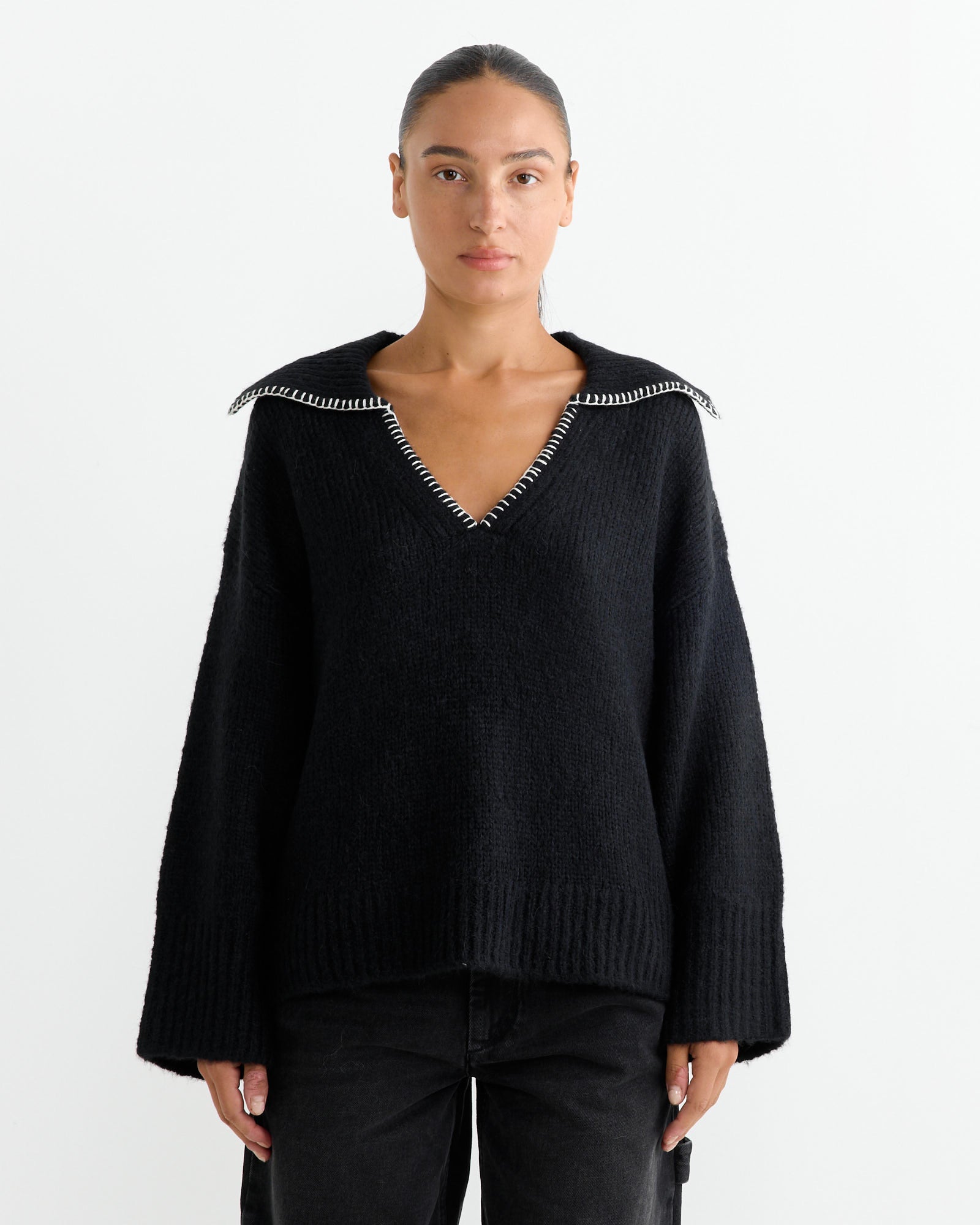 Gstaad Big Collar Pullover in Black