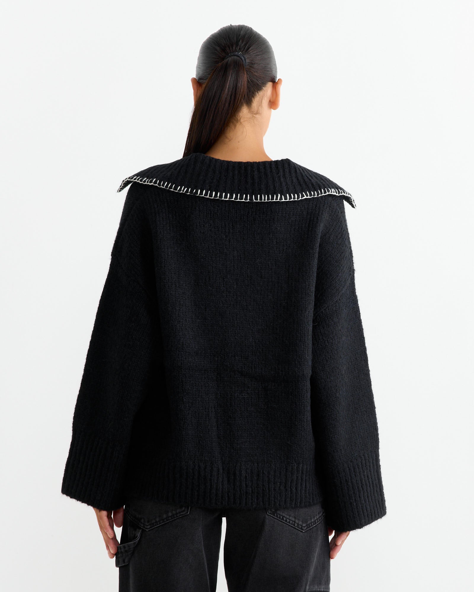 Gstaad Big Collar Pullover in Black