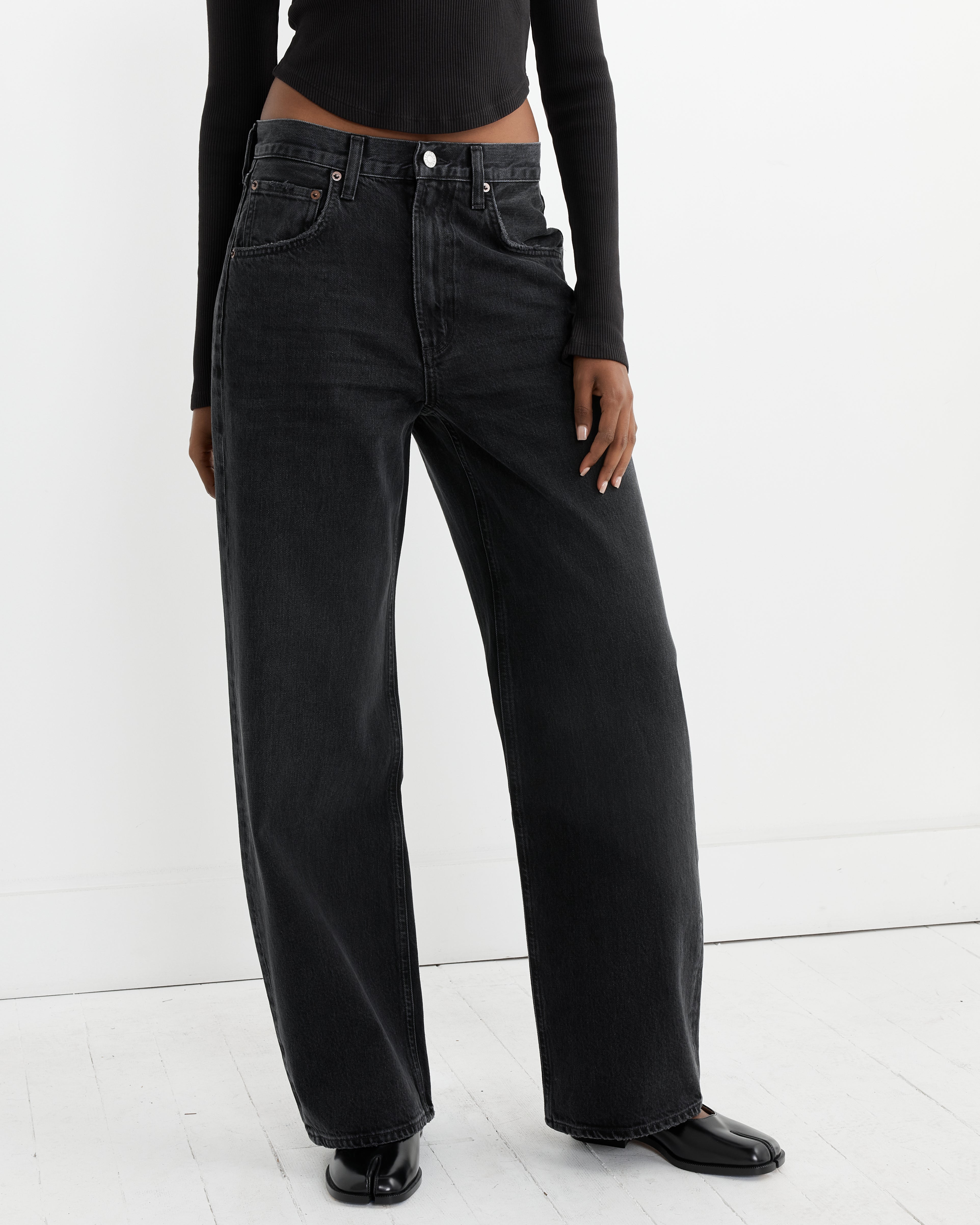 Low Curve Jean in Black Tar