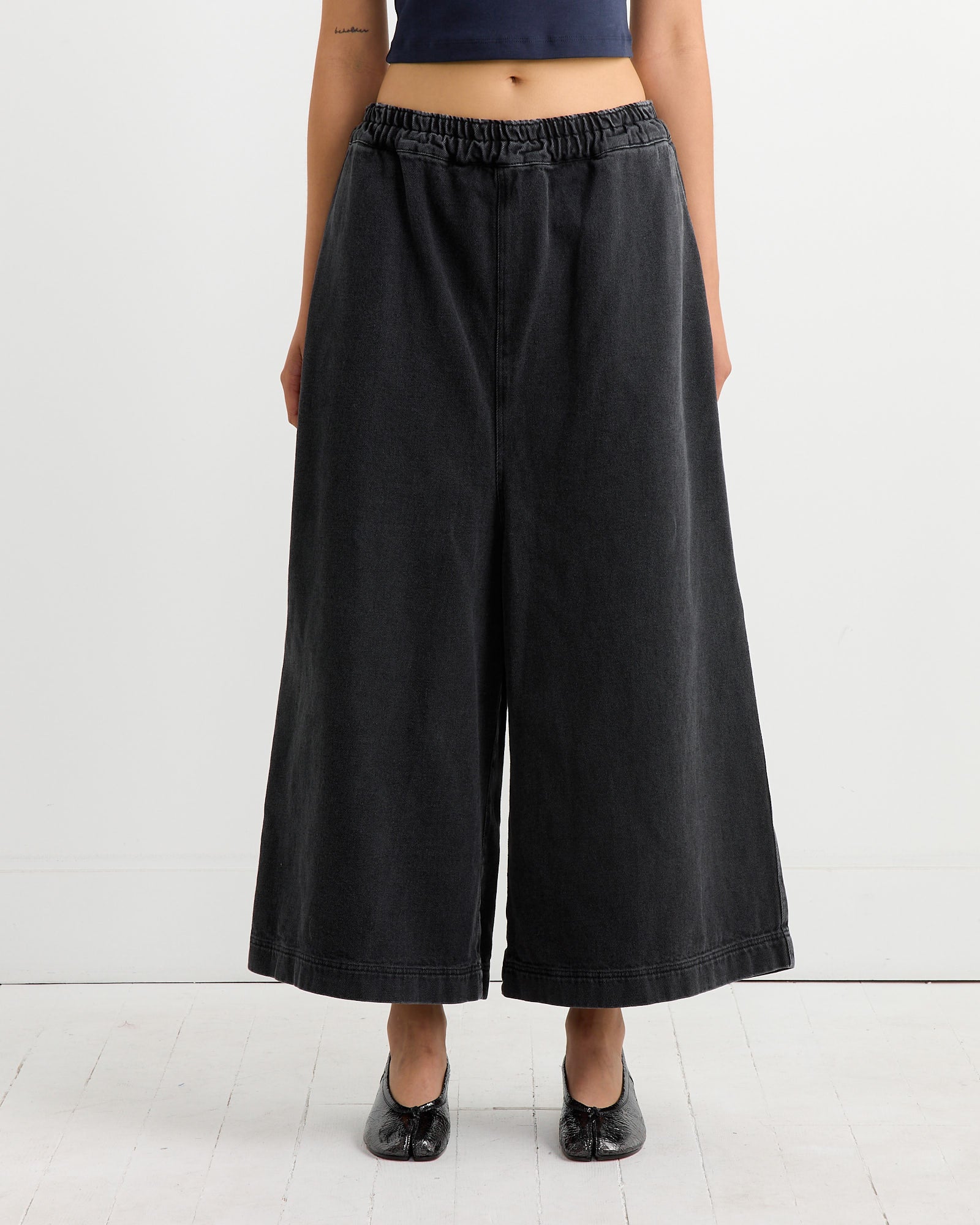 Comfi Pant in Black Stone Wash